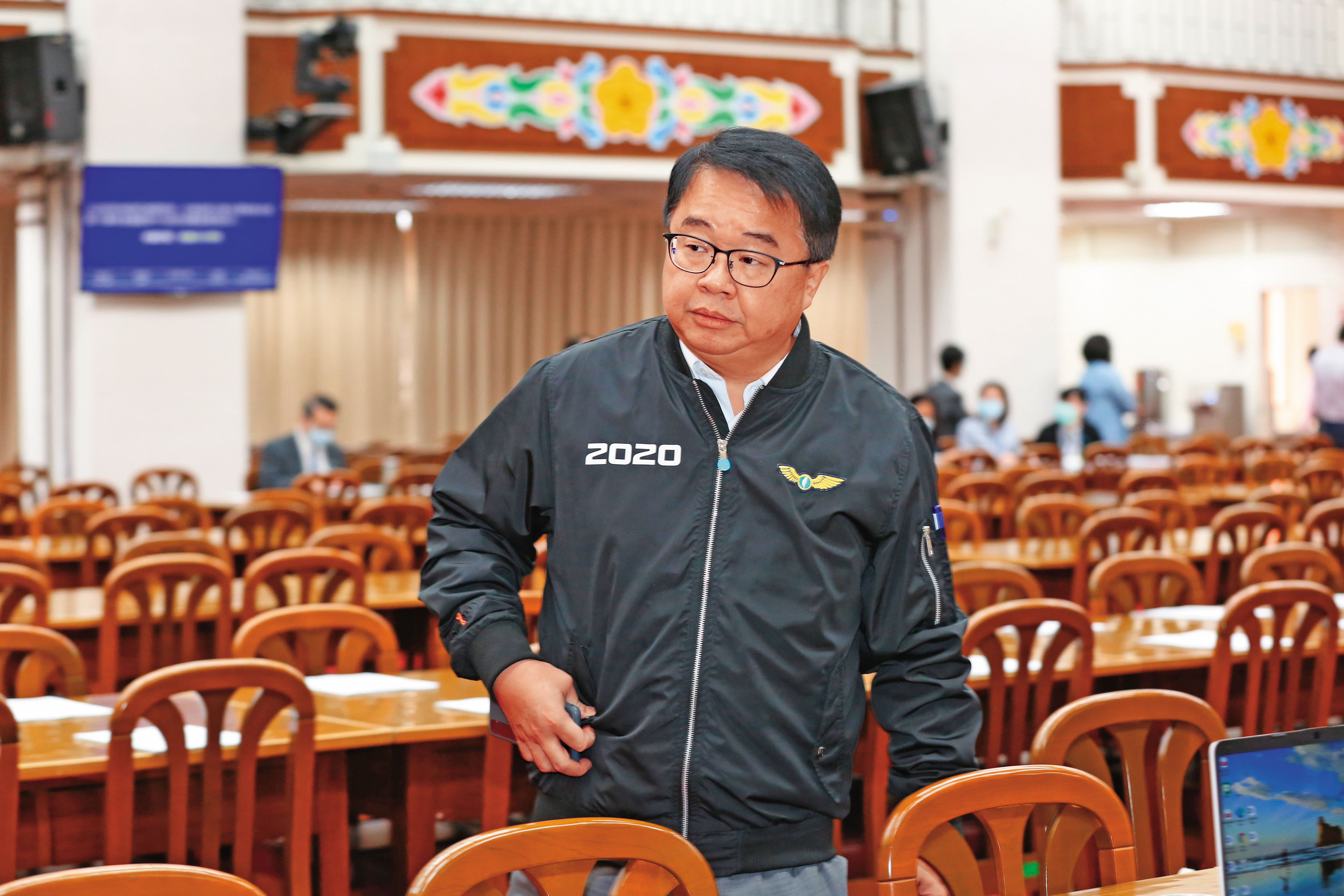 執政黨表決屢居劣勢，王世堅建議別一再跟在野黨硬碰硬，獲得吳秉叡（圖）贊同。