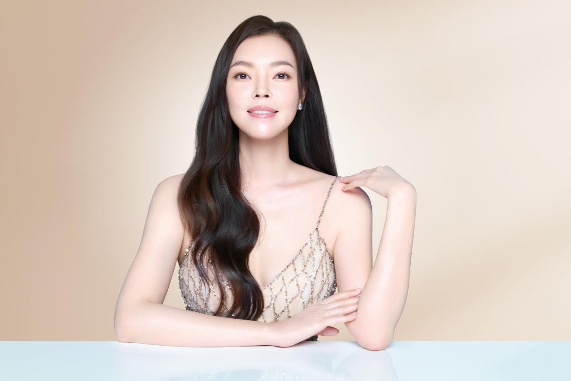 曾馨瑩接下生技公司形象大使並把酬勞全數捐出。（逆時真PROFHILO提供）