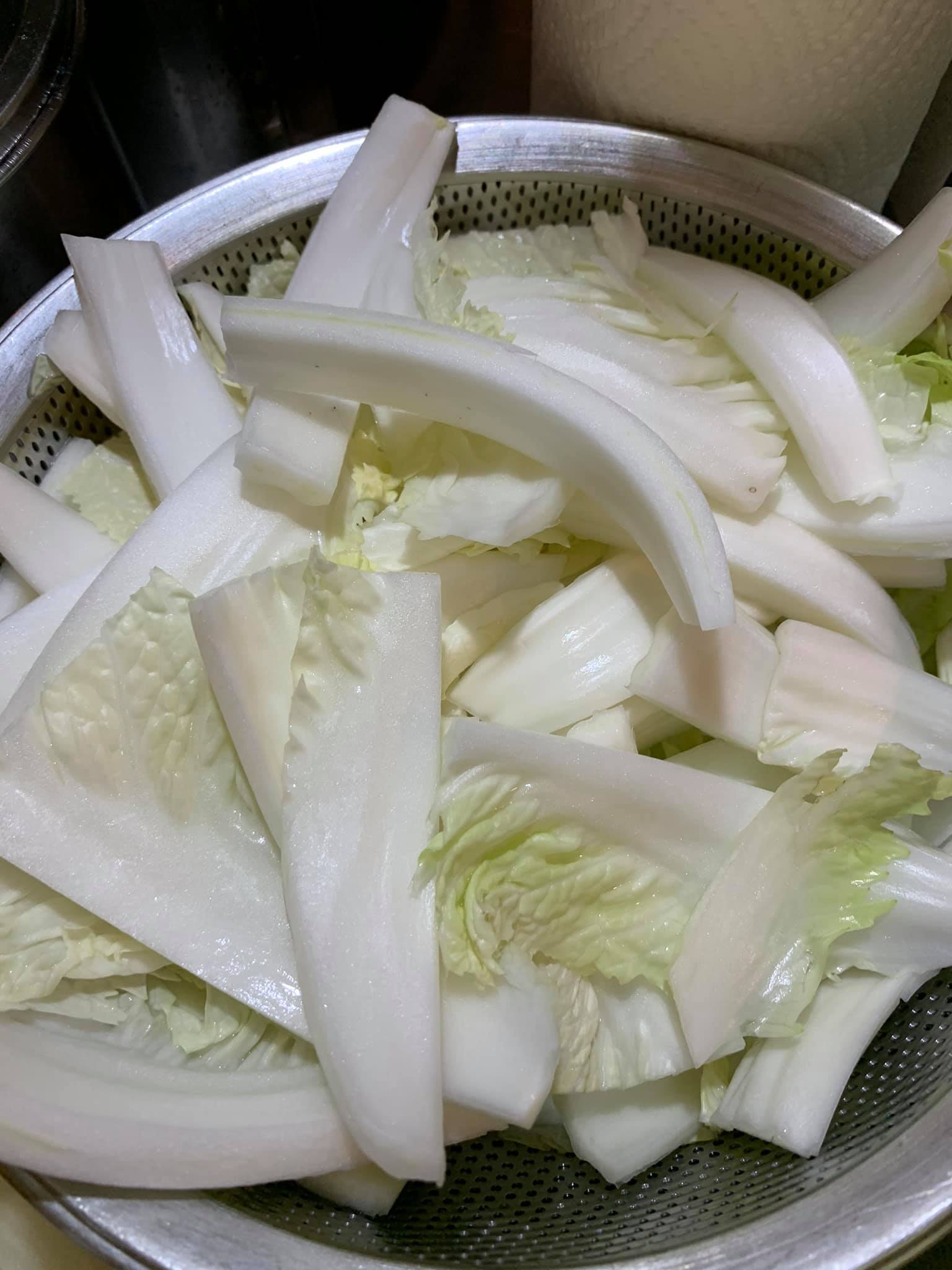 大白菜梗可為湯頭增加甜味。