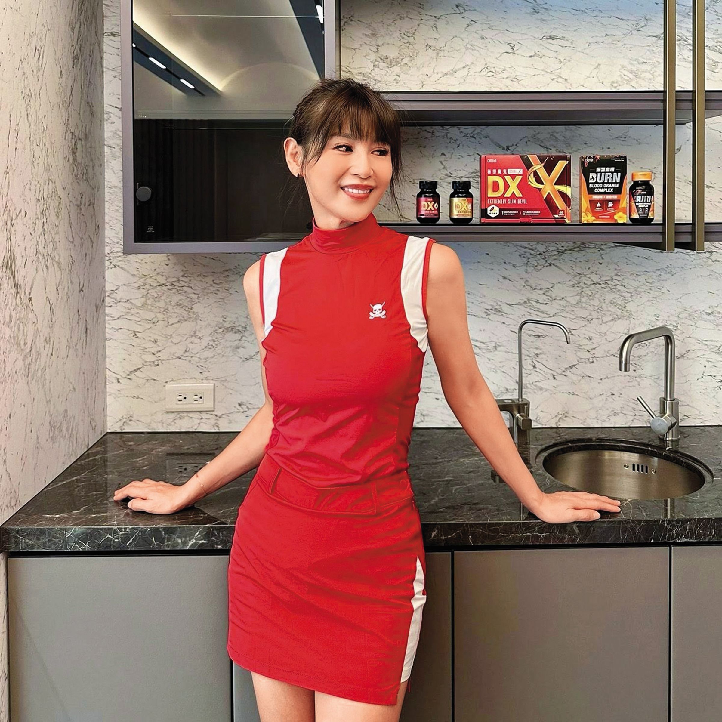 鄭仲茵傳出接下《神之路》主持棒,成為許效舜的搭檔。(翻攝自鄭仲茵臉書)