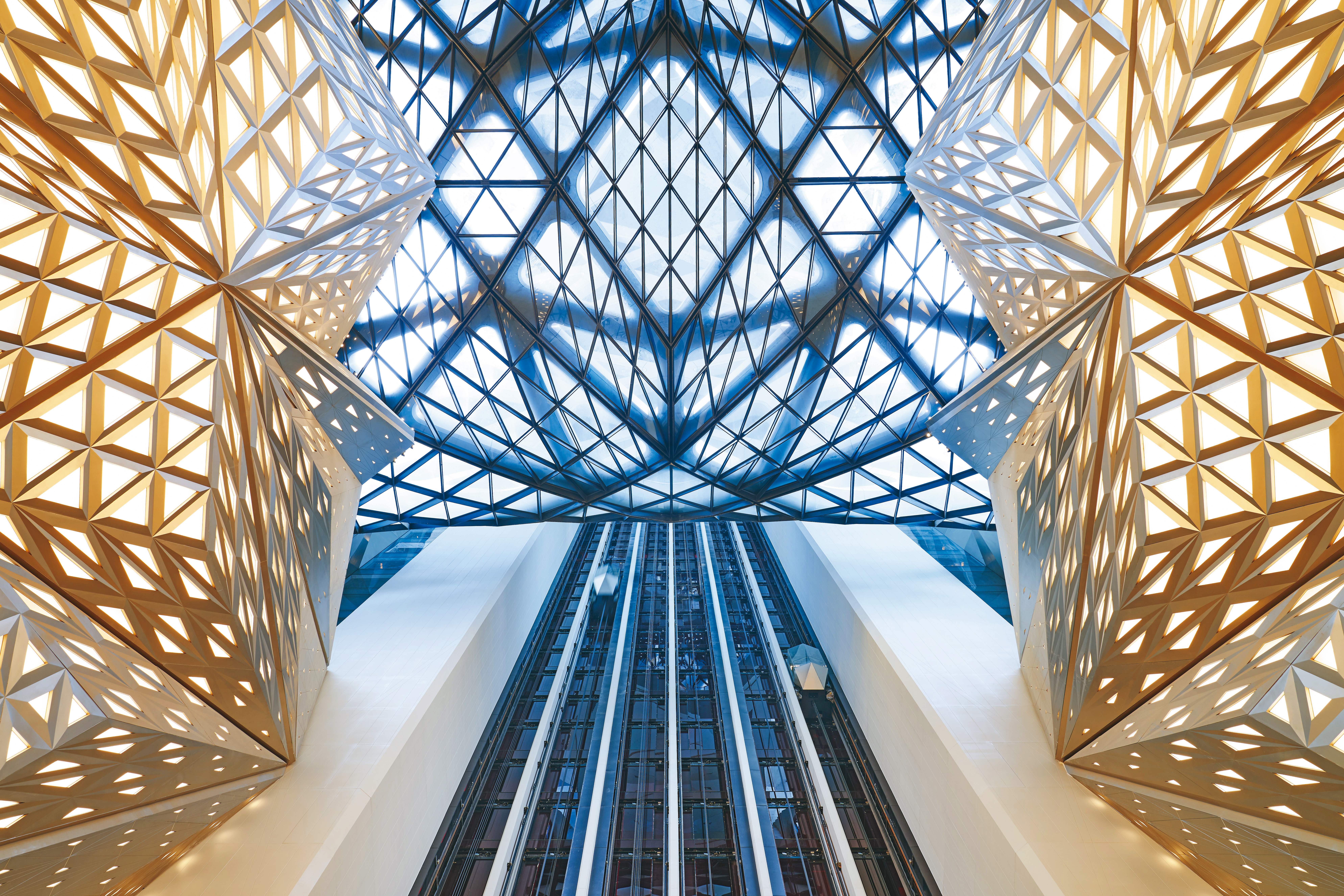 建築師Zaha Hadid設計的摩珀斯酒店（Morpheus）中庭。（新濠天地提供）