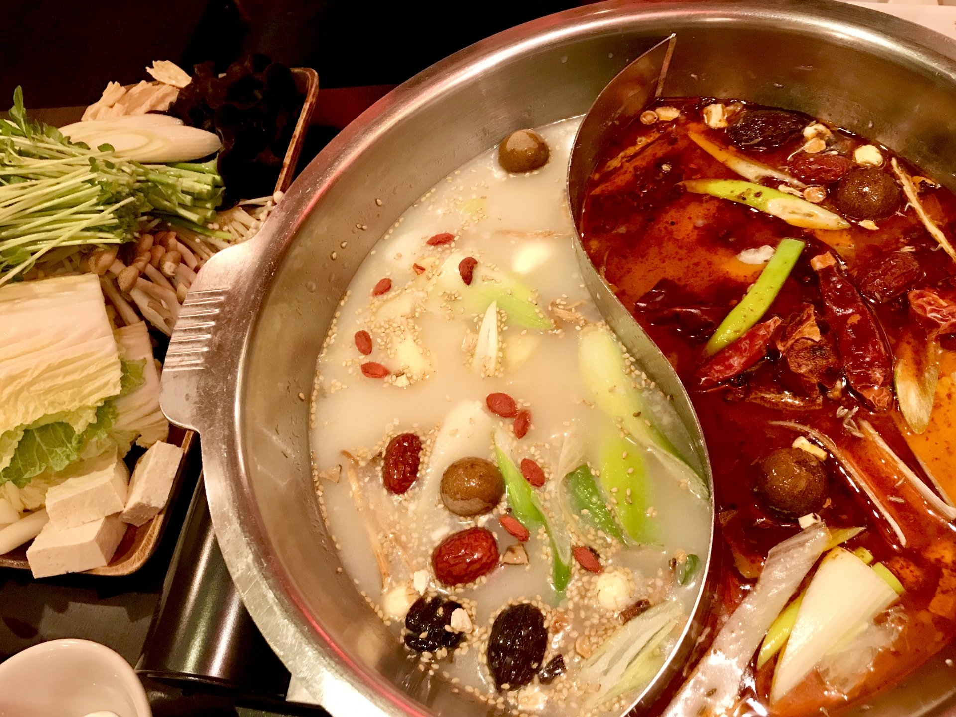 營養師高敏敏近日在臉書粉絲專頁提醒，許多火鍋料其實藏著「熱量陷阱」。（翻攝自pexels）