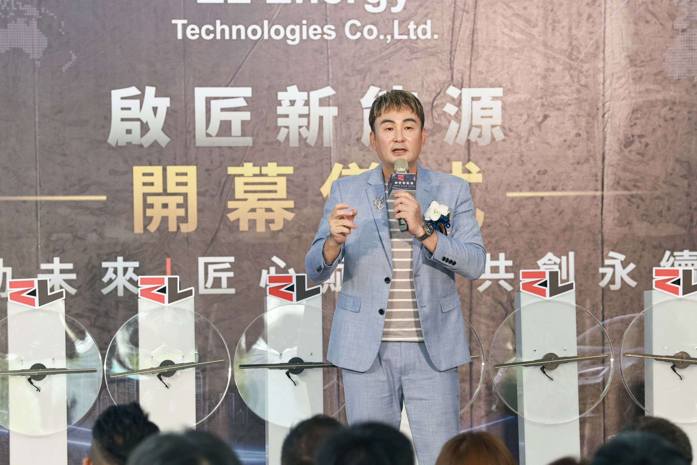 洪毛重拾健康,展開新事業。民視。