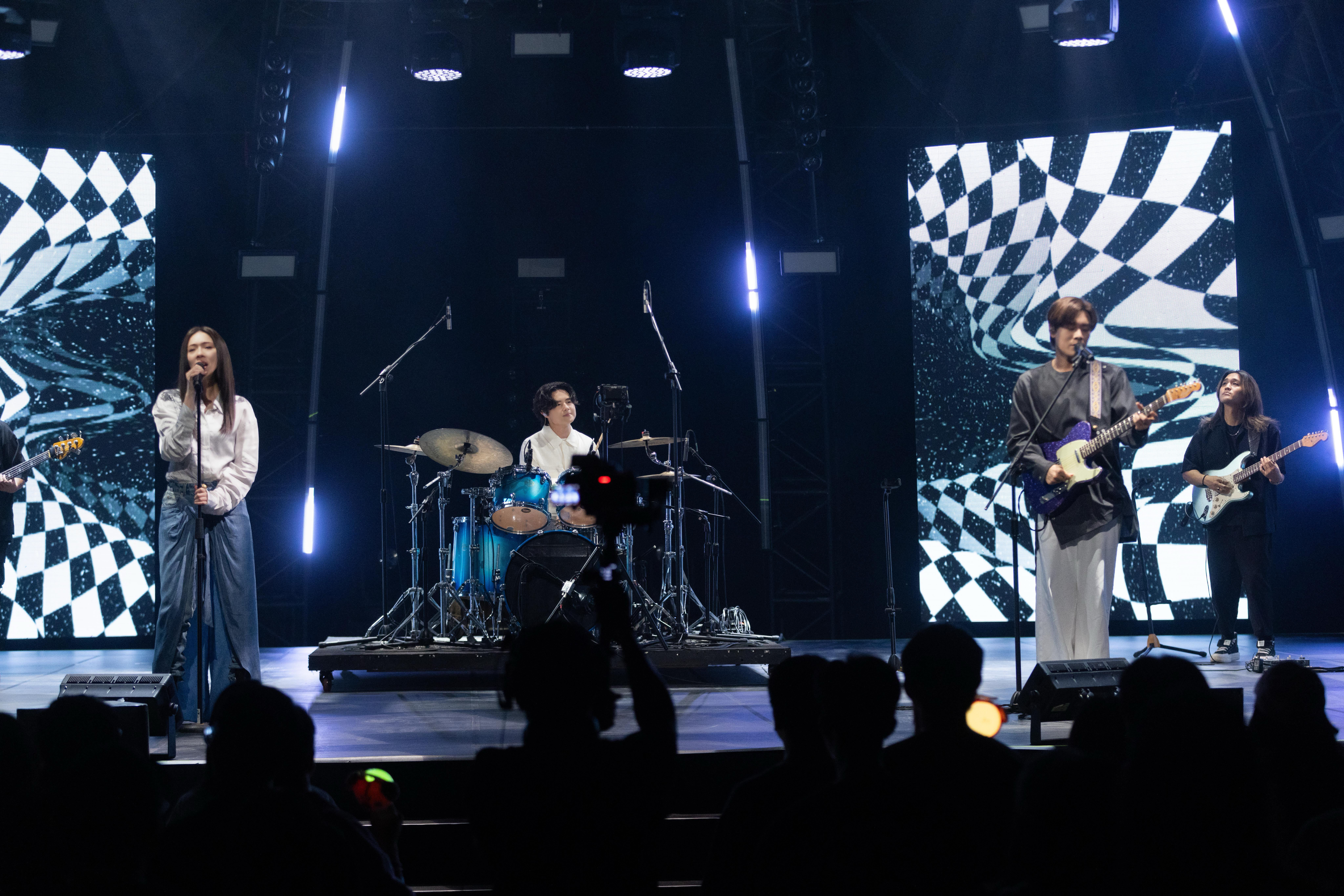 製作團隊也邀知名樂團如「告五人」等擔任節目嘉賓，增加節目看點。（五条文化提供）
