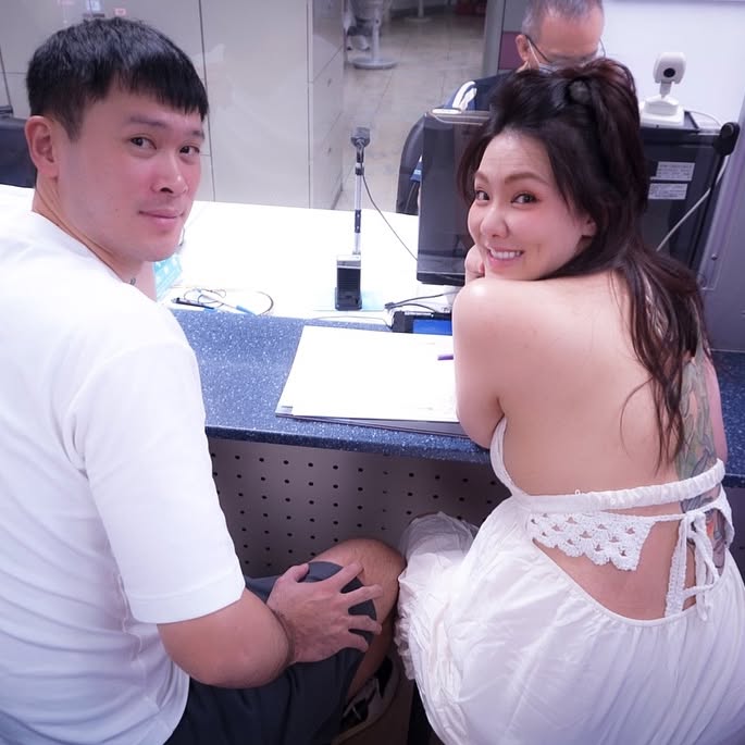 藝人劉雨柔悄悄步入婚姻殿堂,將組成幸福的三口之家。(翻攝自劉雨柔IG)