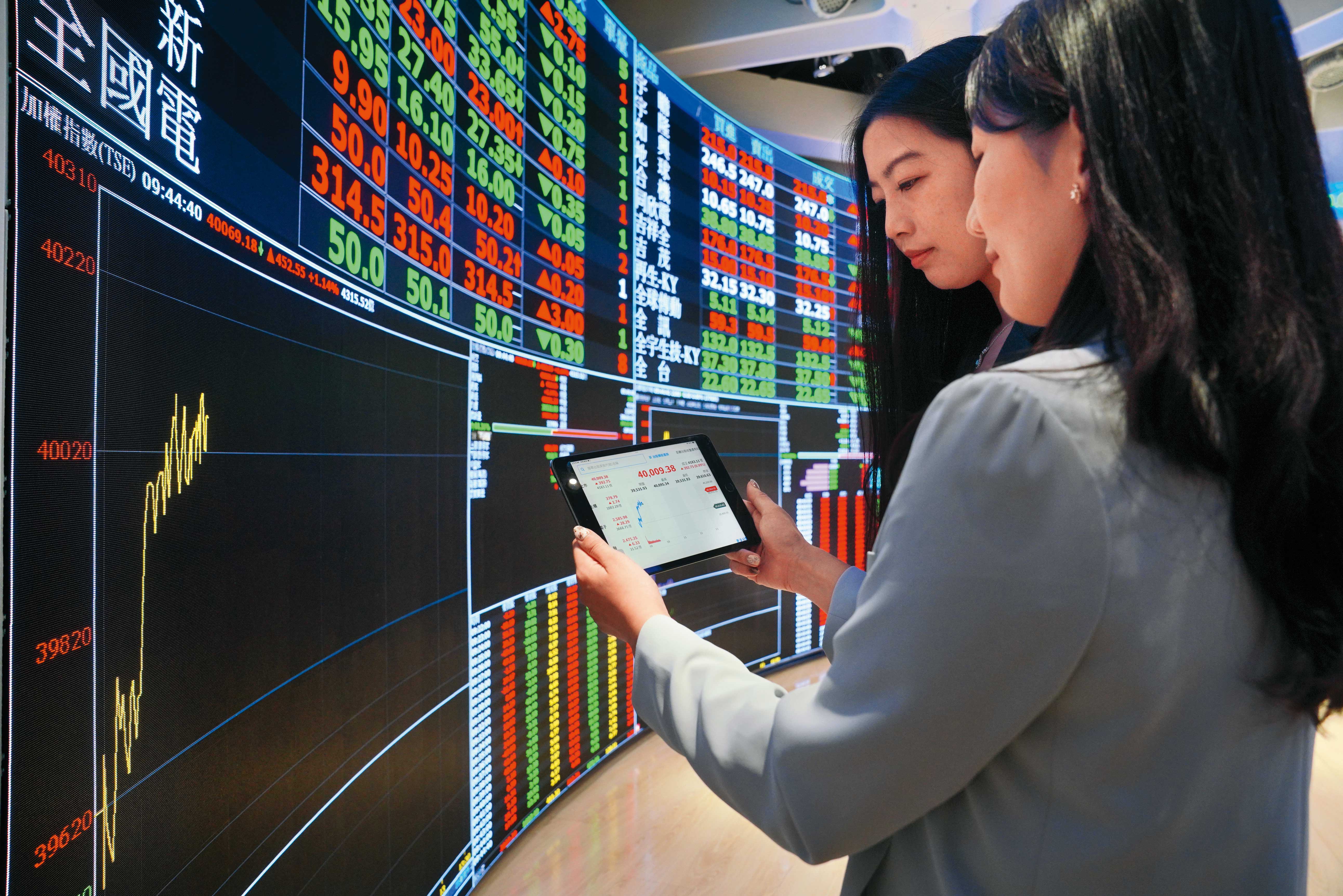 AI與半導體熱潮推升台股行情,市場資金持續湧入股市。