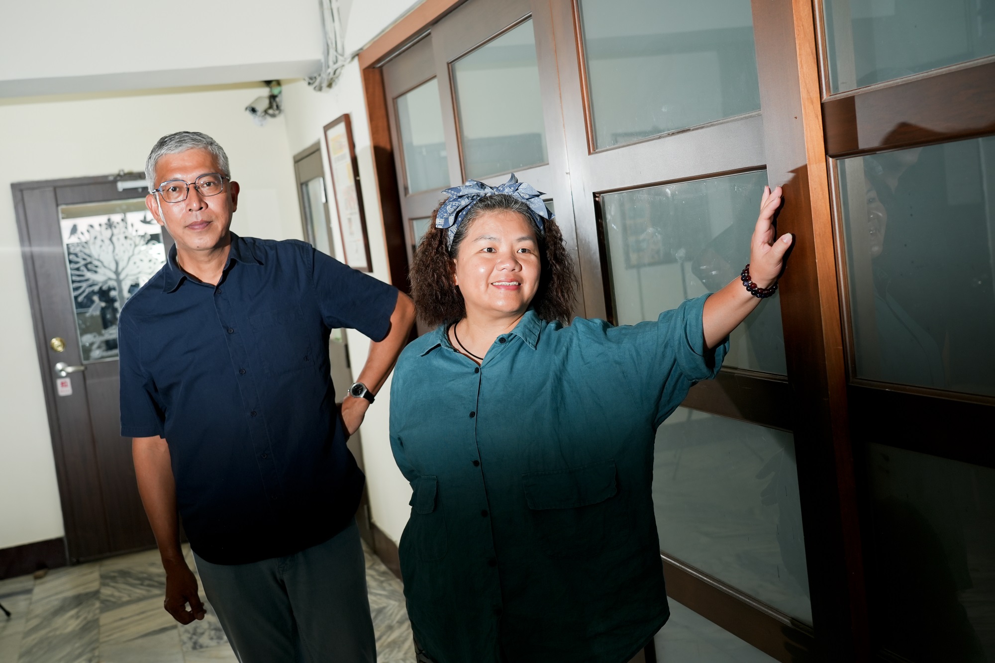 團長任建誠（左）、副團長莊瓊如（右）希望能讓更多孩子有機會接觸表演藝術。