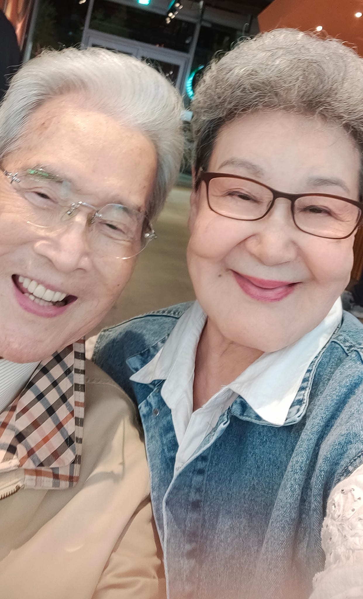 石英今年父親節才和家人一起過節。（翻攝自臉書）