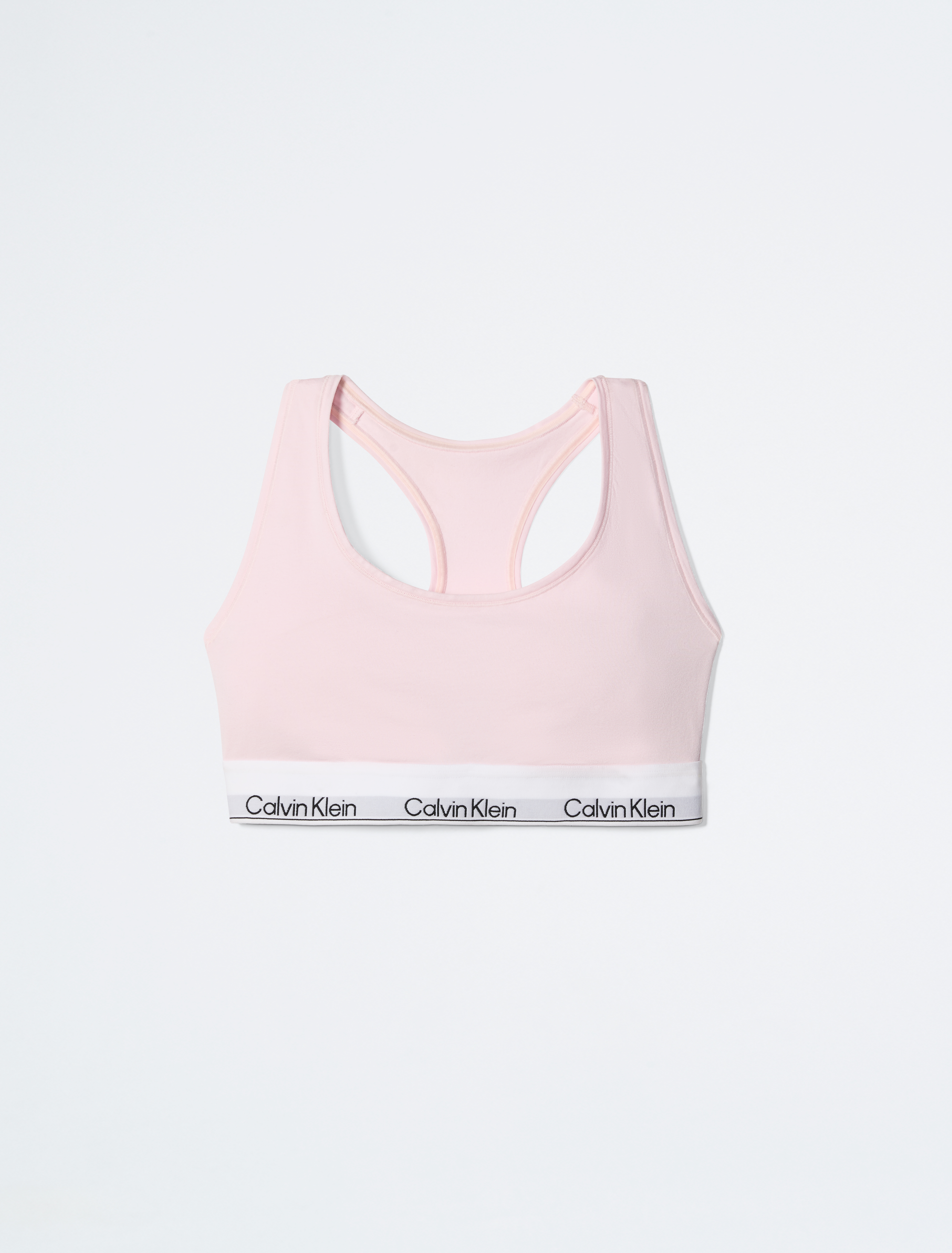 情人節系列運動內衣。（Calvin Klein提供）