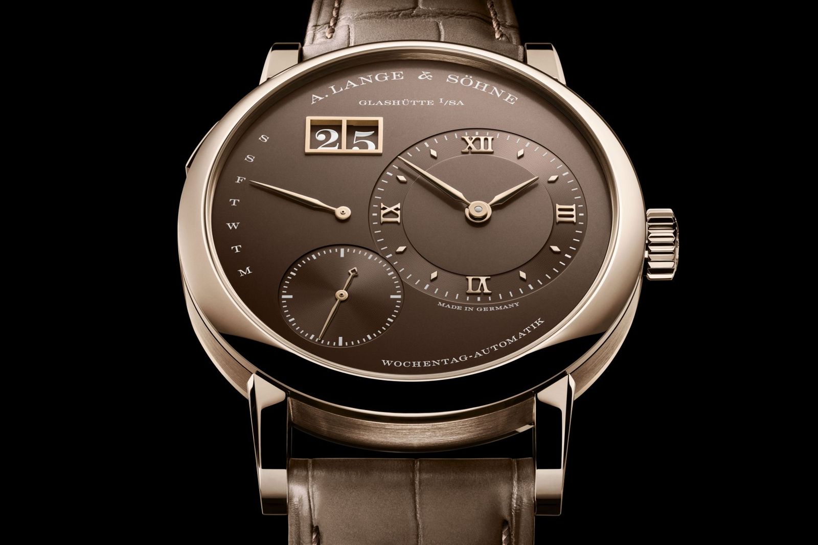新錶2025/朗格鐵粉的耶誕驚喜!Lange 1 Daymatic以蜂蜜金材質強勢回歸