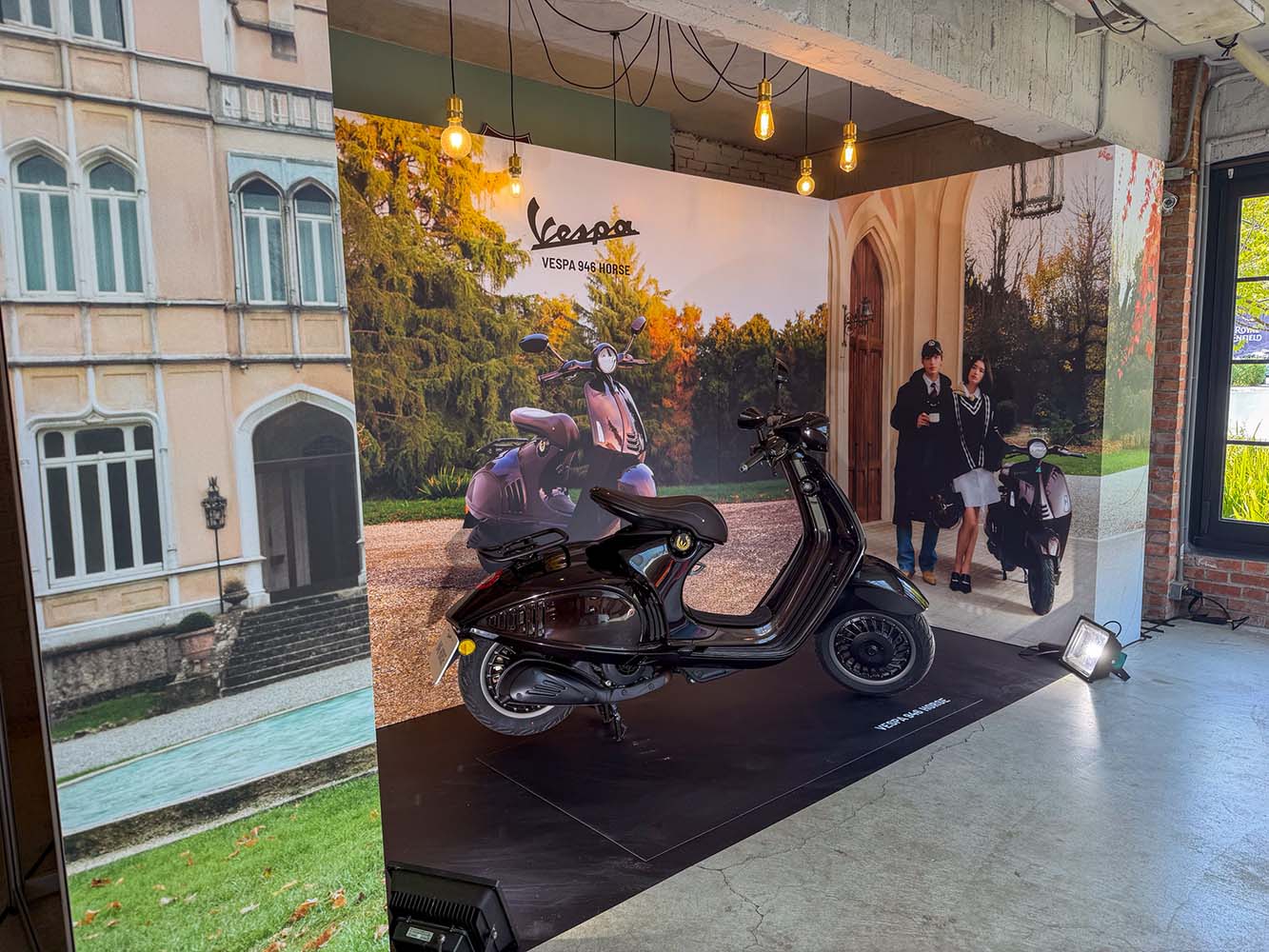  Vespa 946 Horse 特仕版運用生肖「馬」的自由精神打造。