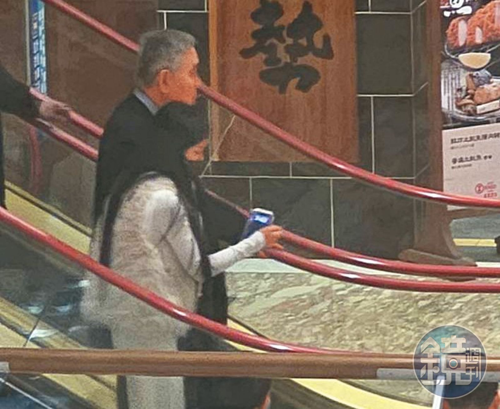 王文洋年初傳新戀情，對象是小54歲的清秀女大生