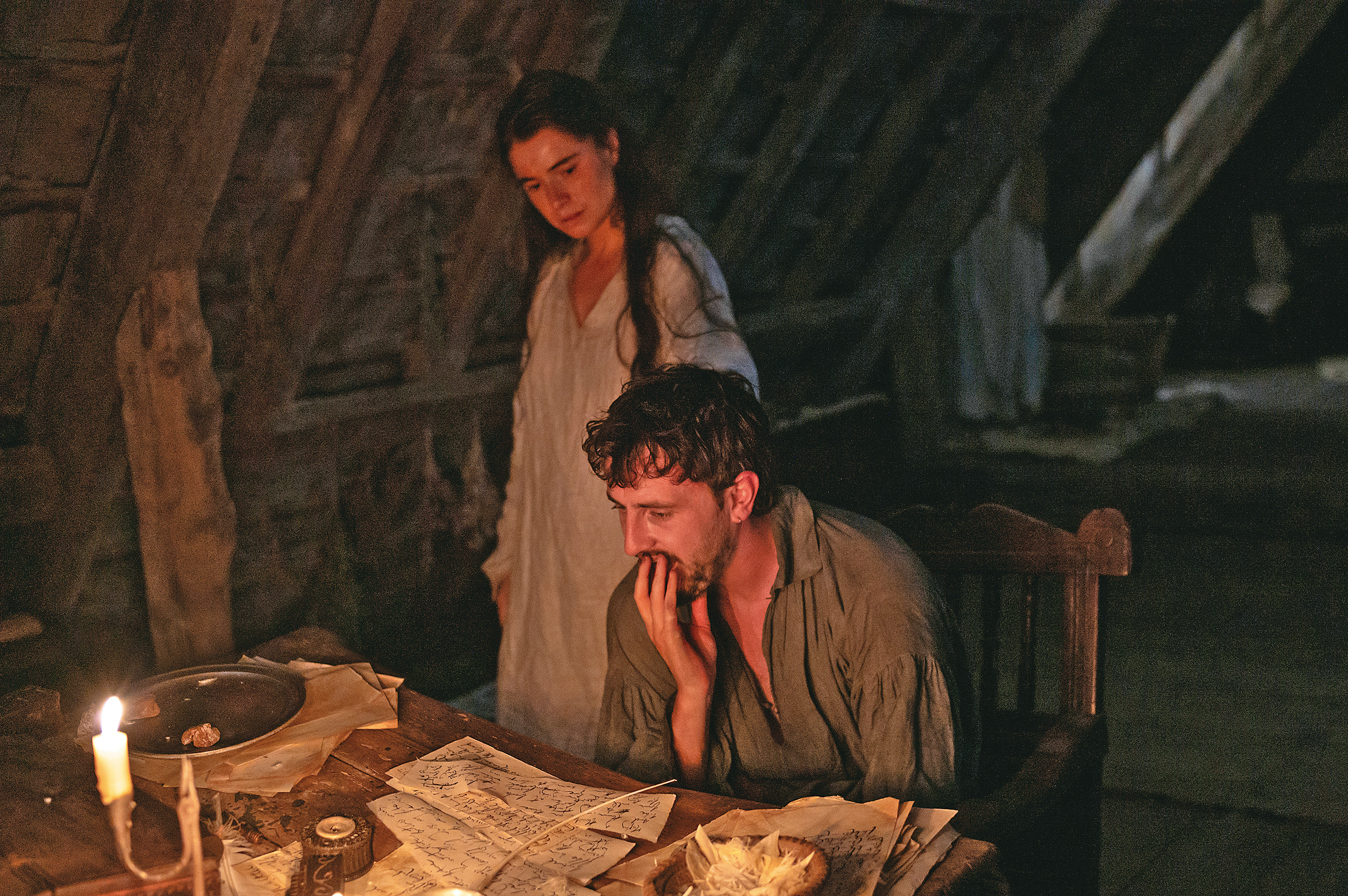 以莎士比亞的妻子艾格妮絲的角度切入，描述兩人的兒子哈姆奈特死於瘟疫的故事。（UIP提供）