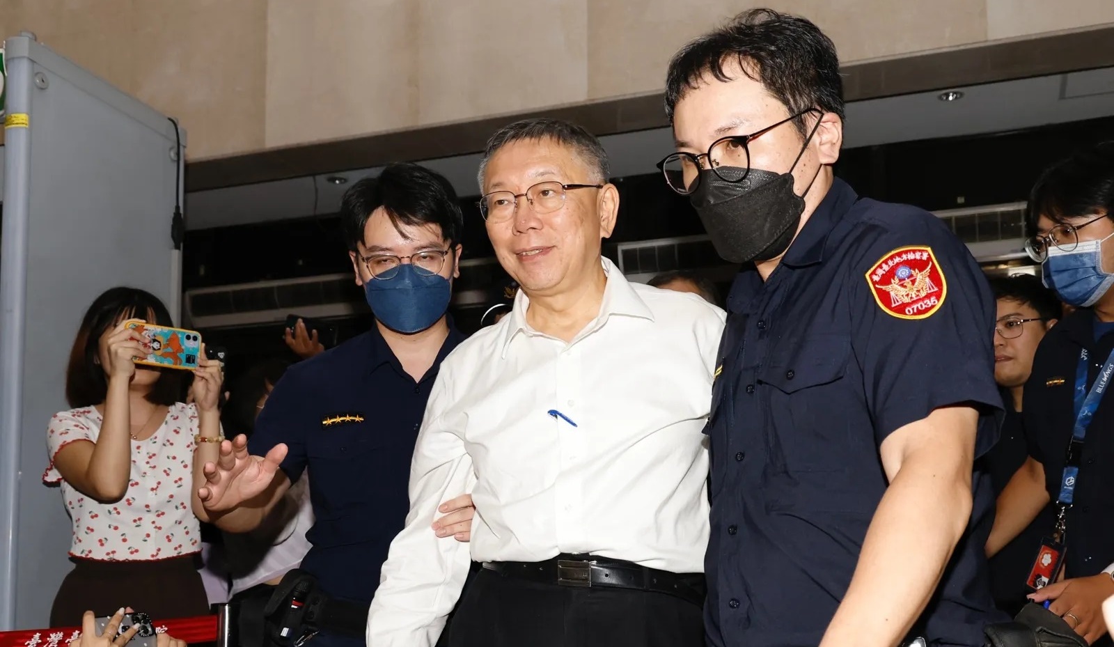 民眾黨主席、前台北市長柯文哲，與前副市長彭振聲，因京華城容積案遭台北地檢署聲押禁見。（本刊資料照）