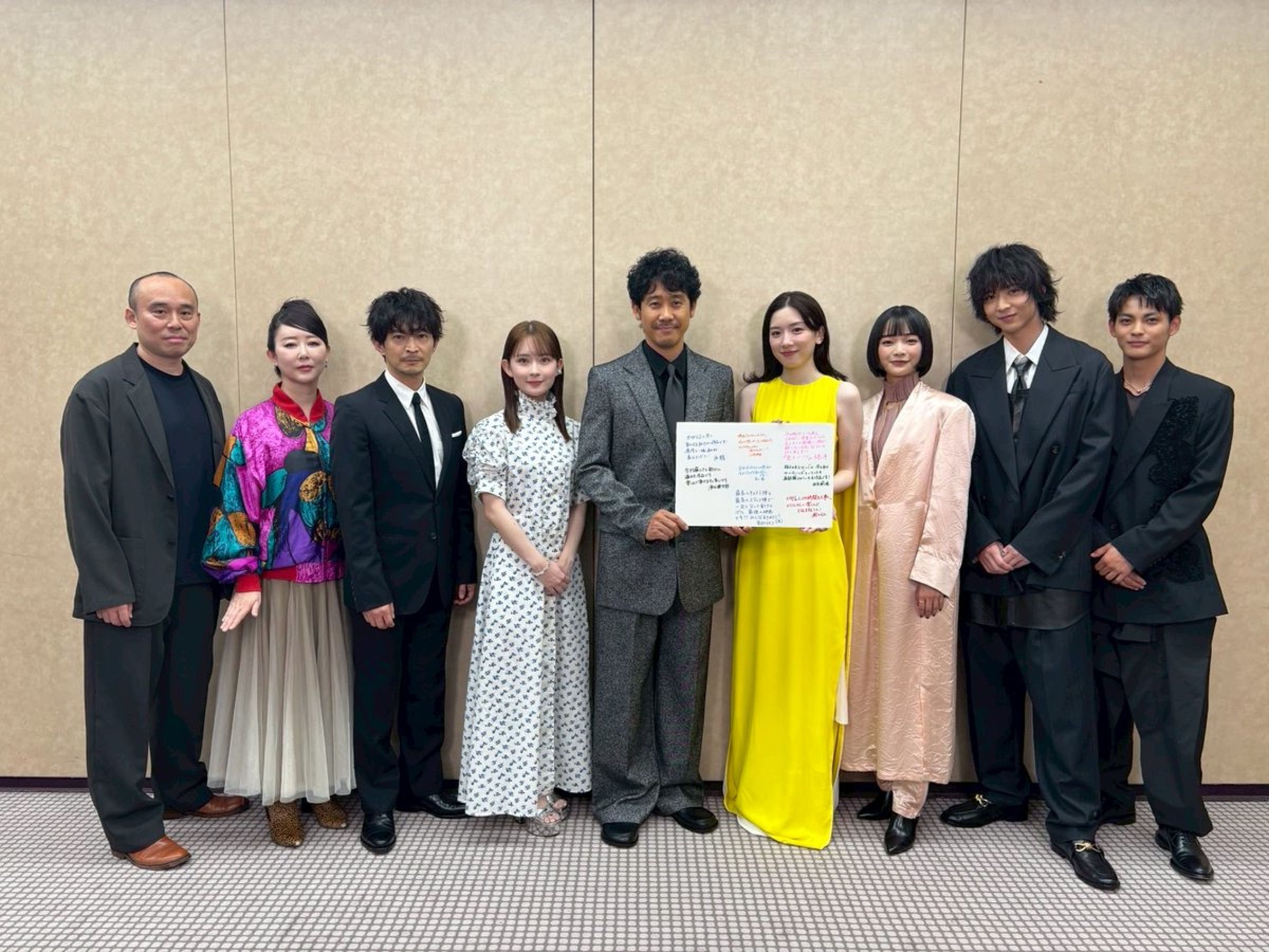 近日永野芽郁出席主演電影《塗鴉日記》的首映式,哽咽向觀眾道歉。(翻攝《塗鴉日記》官方X)