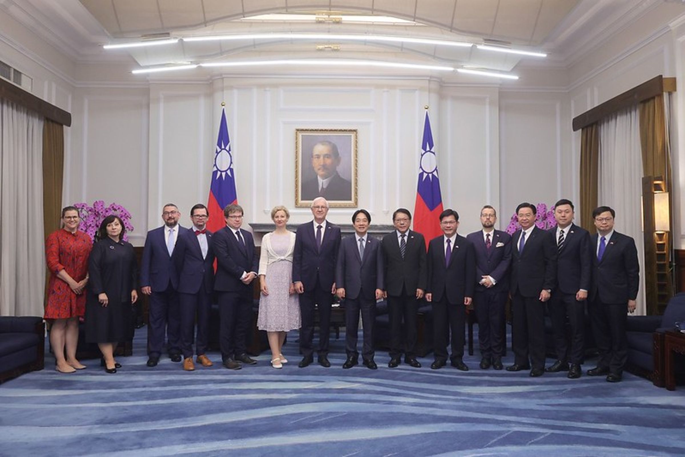 賴清德接見捷克參議院首席副議長德拉霍斯訪團，盼雙方共創繁榮與發展。（總統府提供）