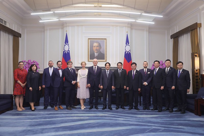 賴清德接見捷克參議院首席副議長德拉霍斯訪團，盼雙方共創繁榮與發展。（總統府提供）