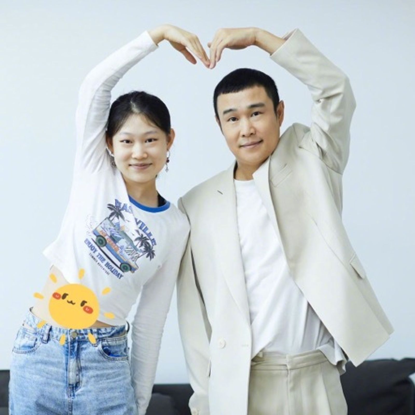 小沈陽非常疼愛女兒，將父女合照設為他微博主圖。（翻攝小沈陽微博）