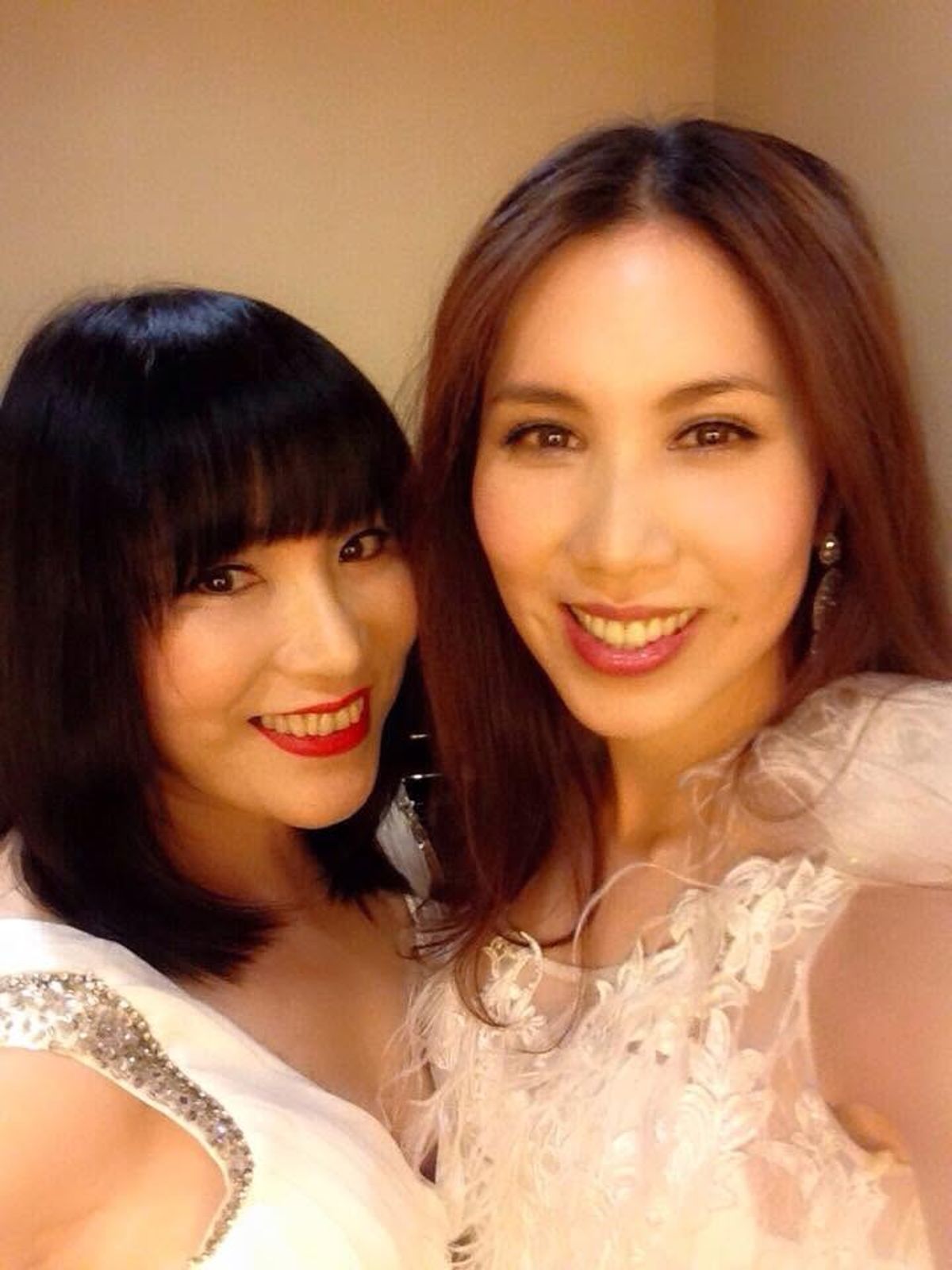 余苑綺（右）病逝4年！李亞萍（左）至今仍走不出喪女之痛。（翻攝自臉書）