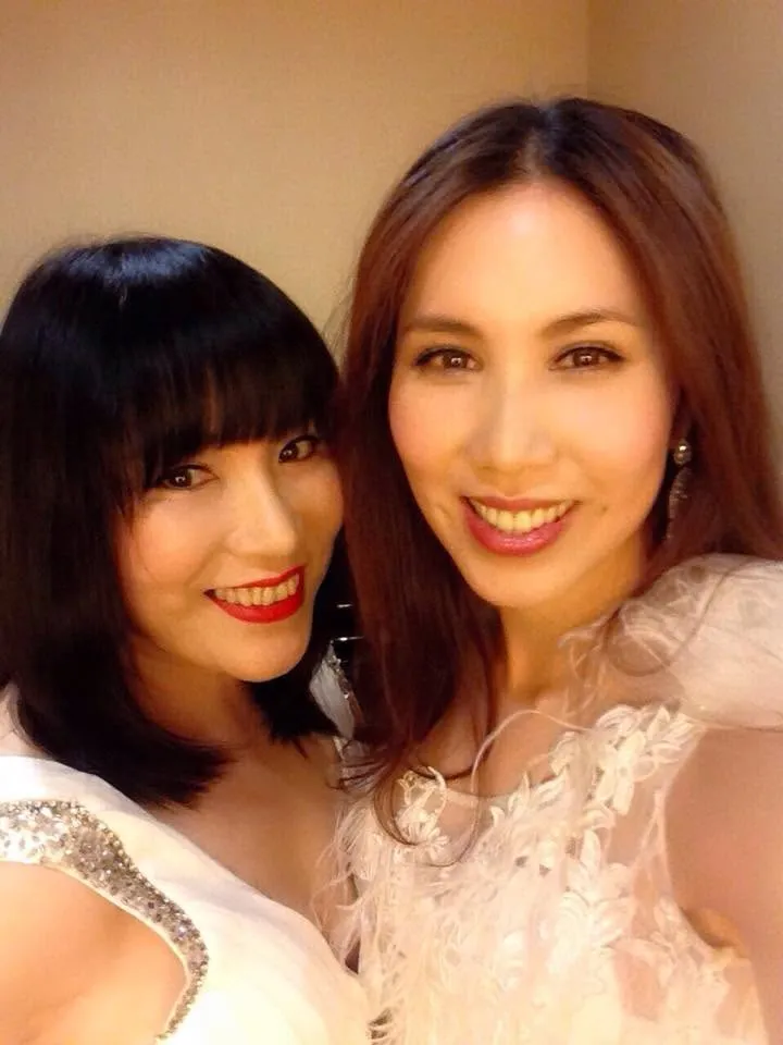 余苑綺（右）病逝4年！李亞萍（左）至今仍走不出喪女之痛。（翻攝自臉書）