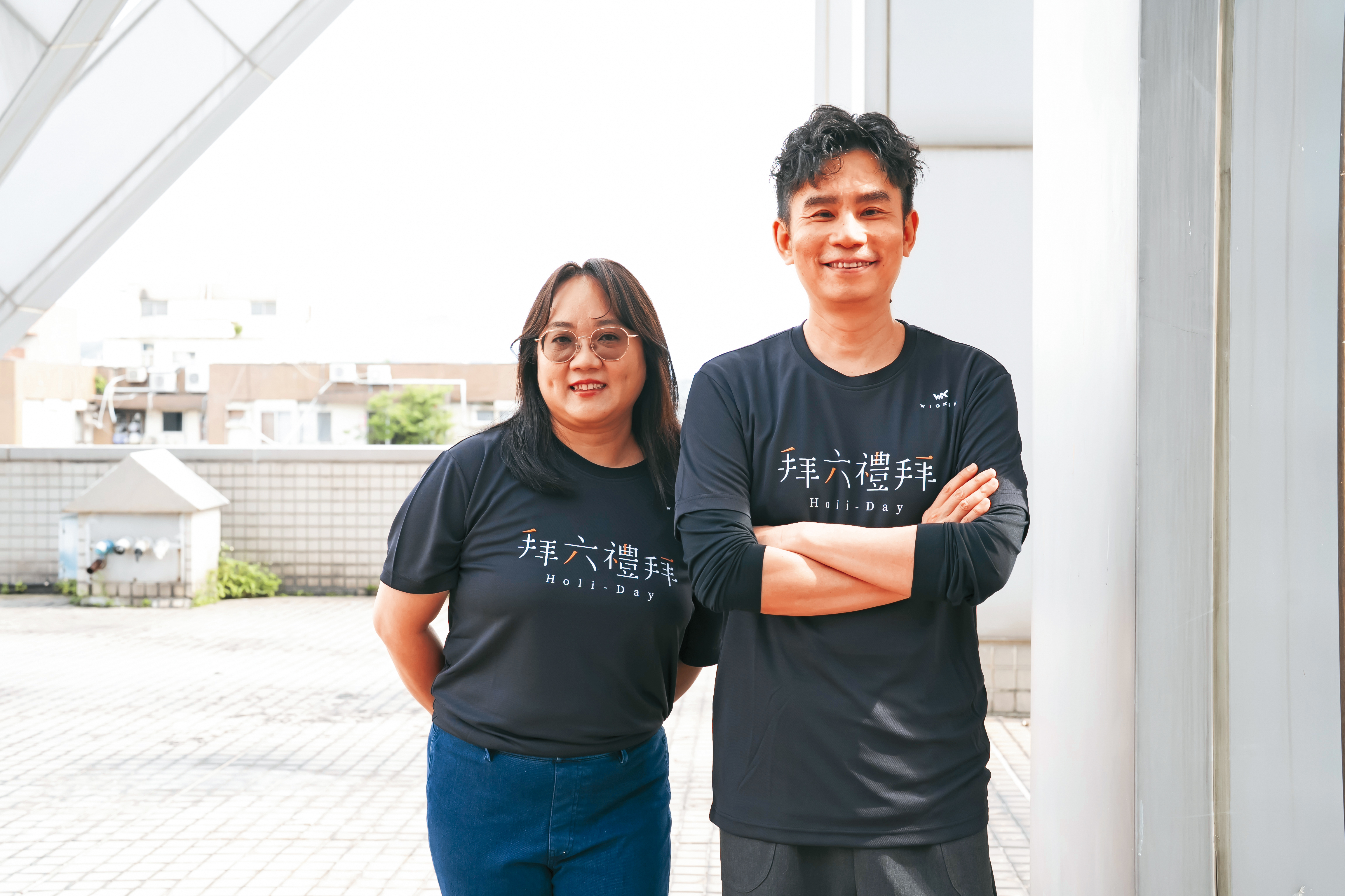 編導杜政哲（右）與製作人顏克儀（左）聯手打造以熟齡女子為主角的台語劇。