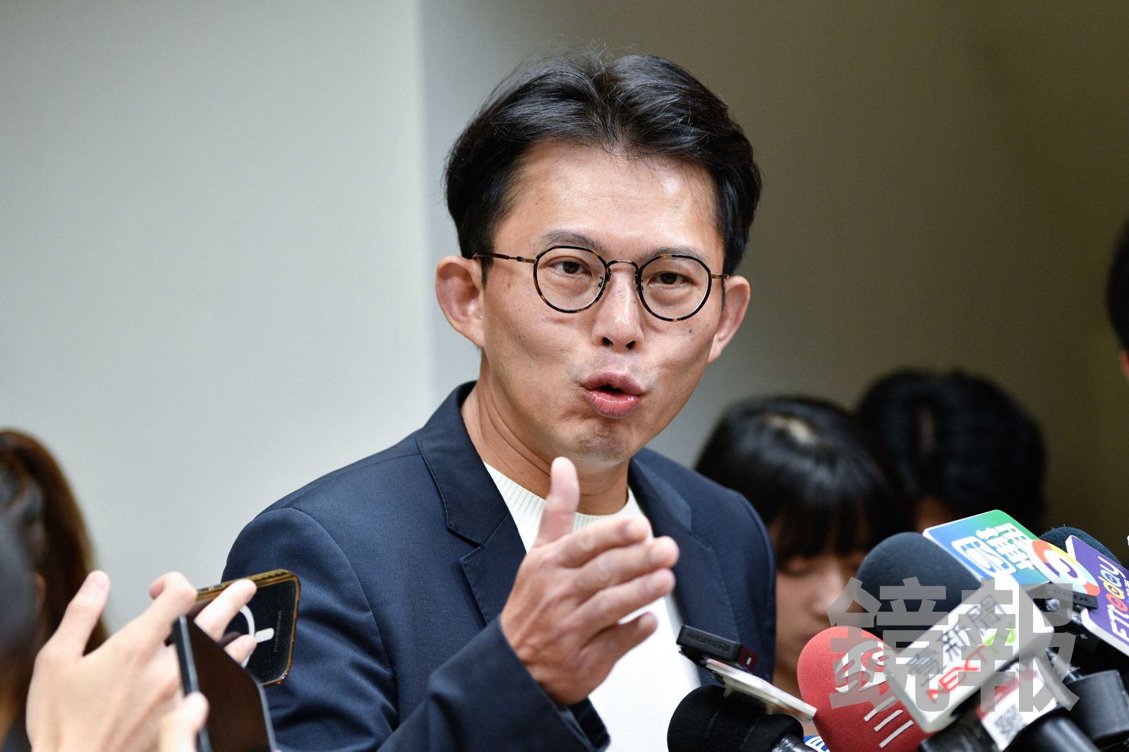 學者轟黃國昌「噁心夠了沒」　曬林昶佐陪洪慈庸看診照打臉：你有來探視嗎？