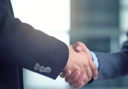 一名網友近日在臉書發文，質疑業務職業劈腿機率高，坦言從爸爸到哥哥接連有劈腿婚外情問題，就連自己也無一倖免。示意圖。（翻攝自photoAC）