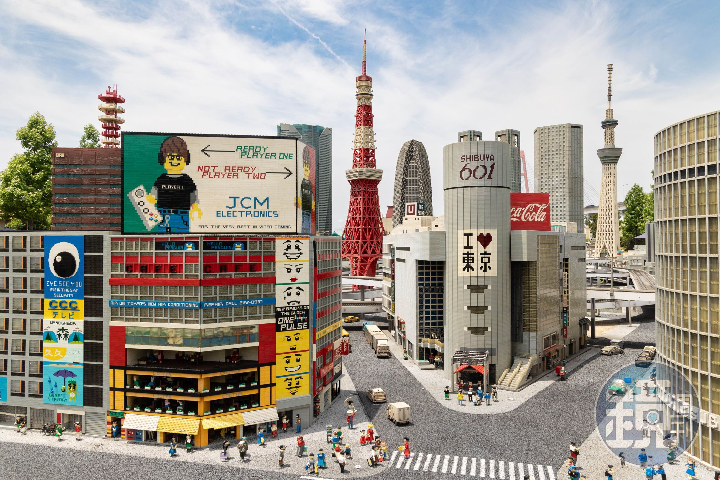 樂園裡的「迷你樂園（Miniland）」用超過1千萬個樂高積木打造而成，完整還原日本知名地標，像是澀谷十字路口、淺草寺等場景。