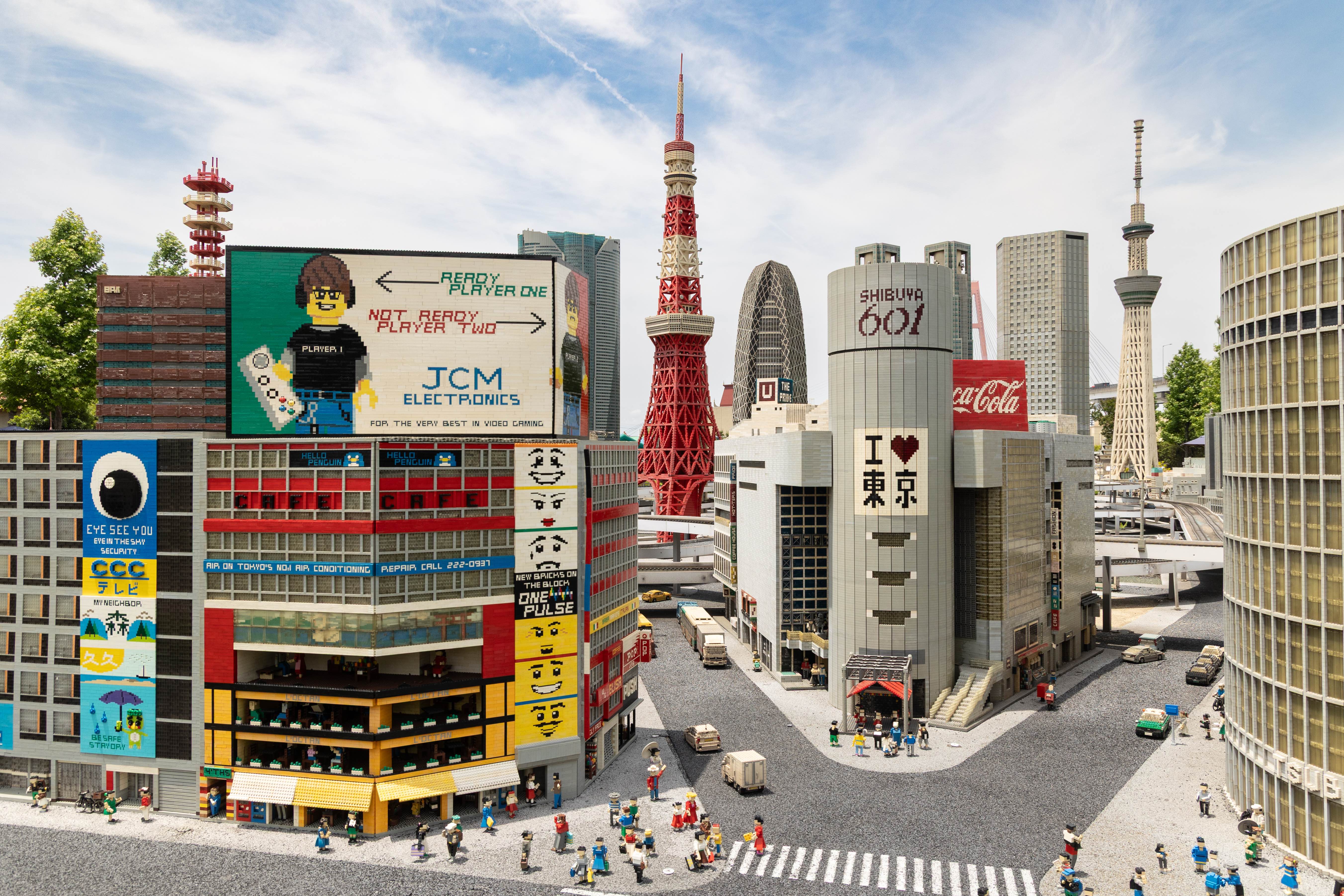 樂園裡的「迷你樂園（Miniland）」用超過1千萬個樂高積木打造而成，完整還原日本知名地標，像是澀谷十字路口、淺草寺等場景。