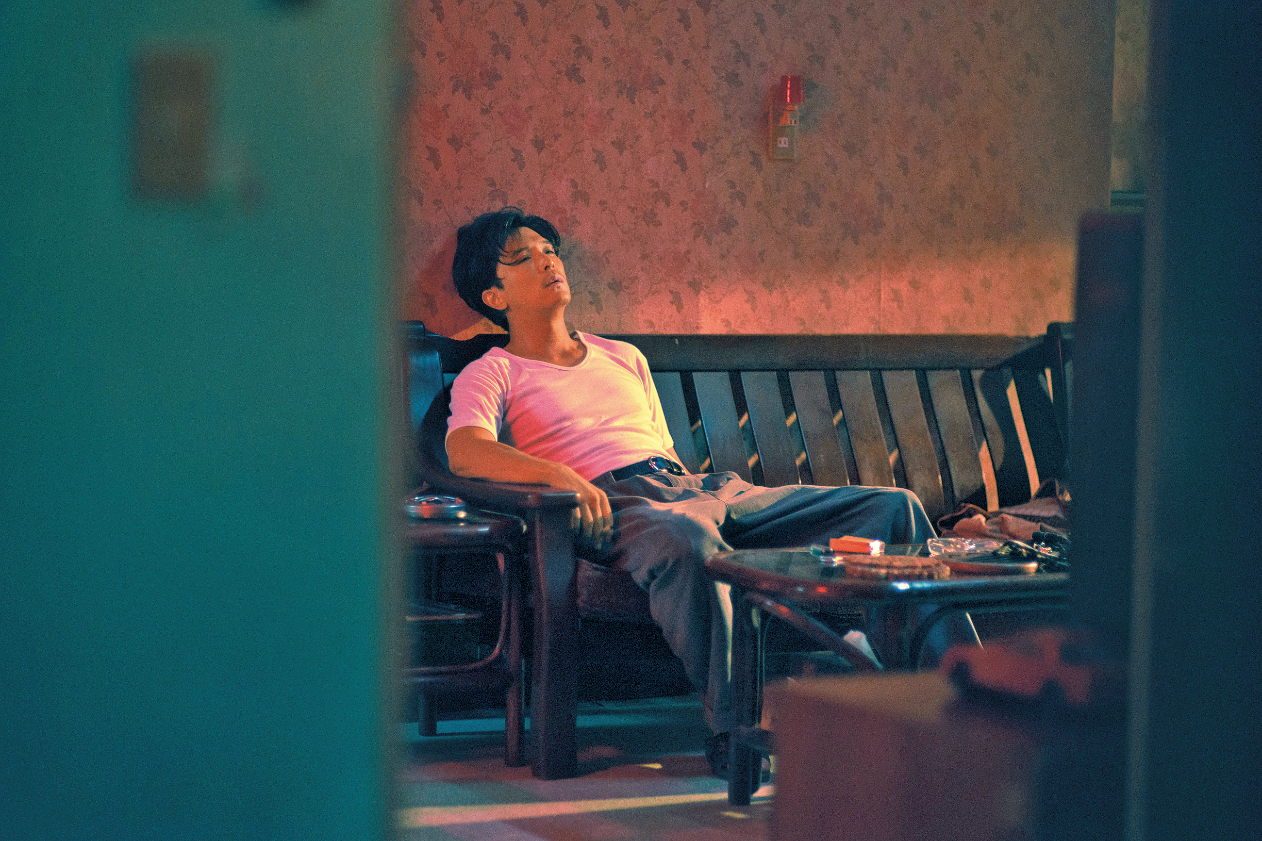 邱澤演出舒淇執導《女孩》的酗酒父親，可說是他最黑暗的角色。（甲上娛樂提供）