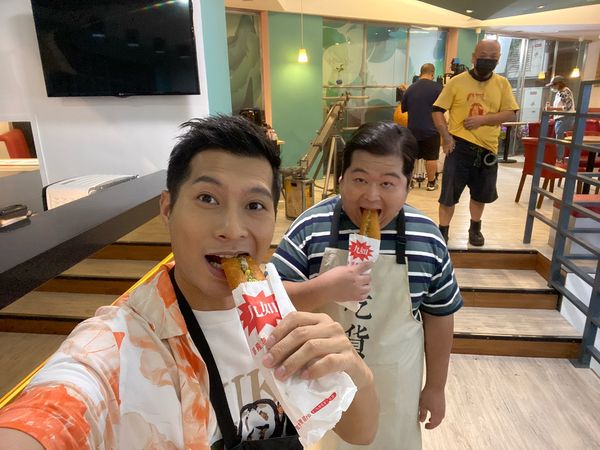 逸祥和山豬因為《瘋神無雙》結為好友。（翻攝自逸祥粉專）