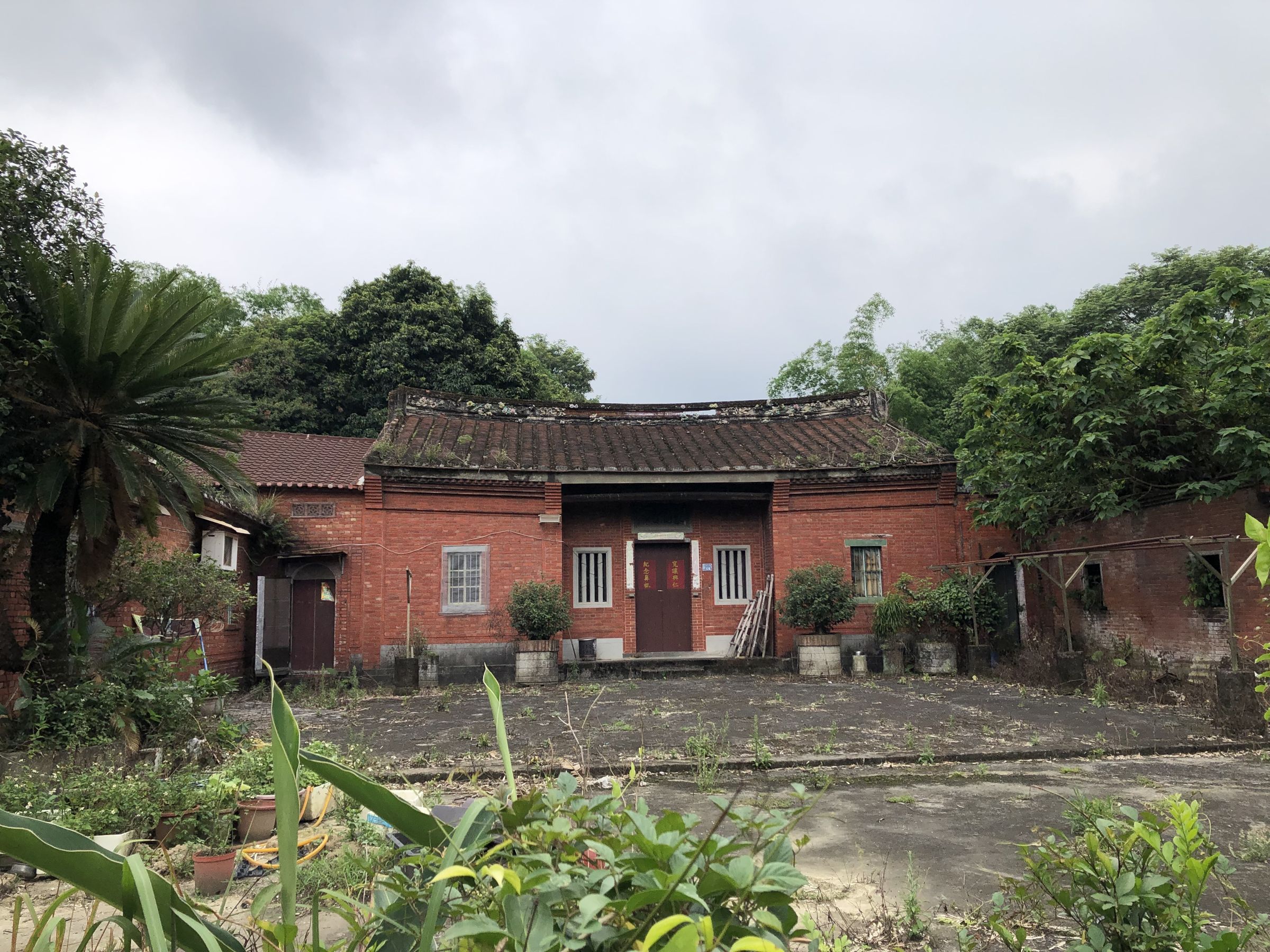 由劉家所建的明記堂,是目前算是最完整的古厝之一。