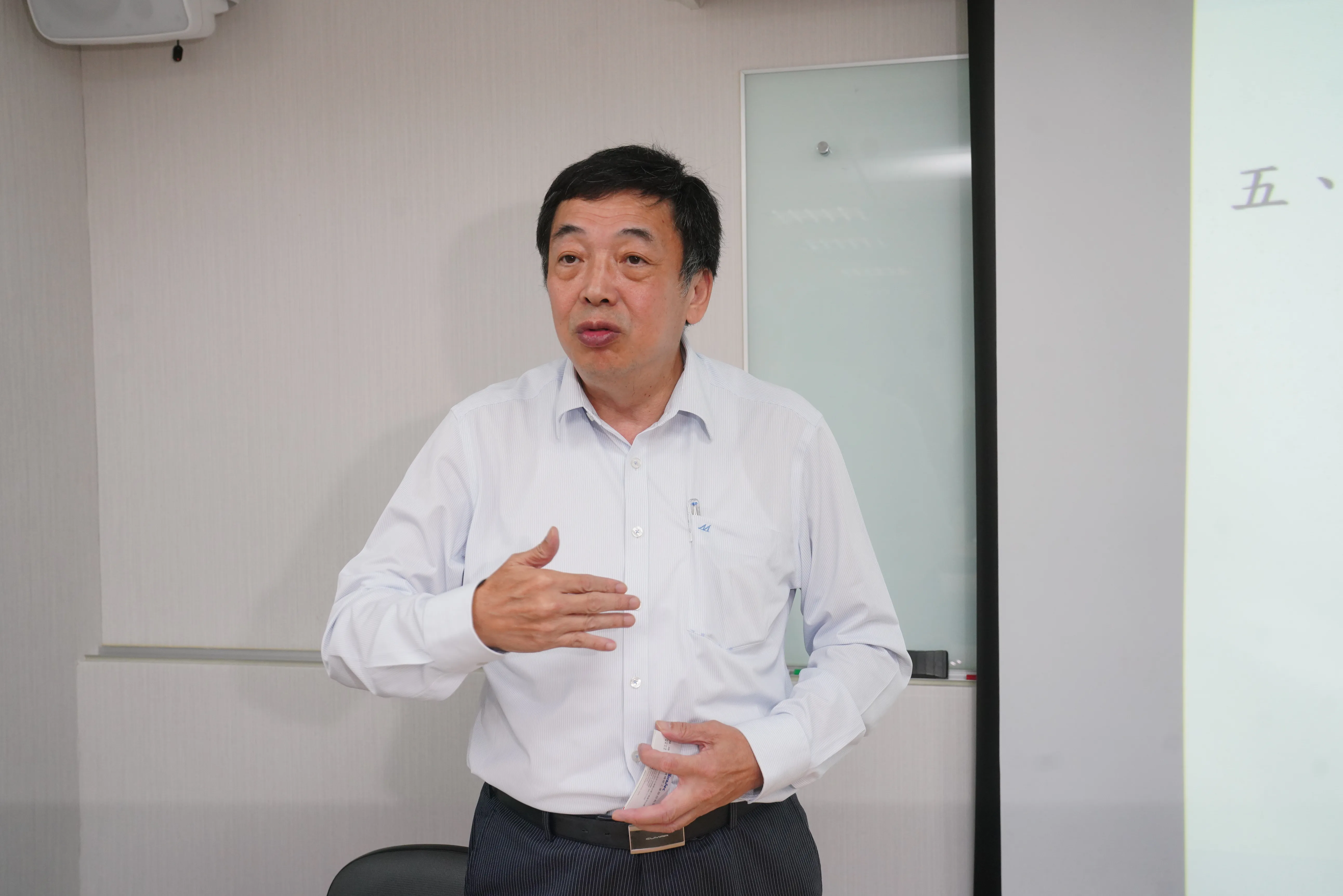 富崴能源董座林坤煌親自上陣怒斥台電是「國家級洗劫」。