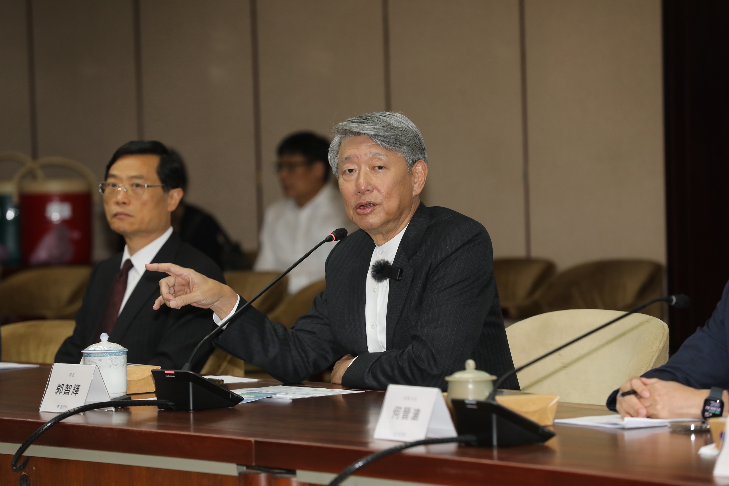 經濟部長郭智輝表示，經濟部已經盤點過整個台灣電力的供應狀況，除非AI引爆用電需求激增，否則2030年前應是供電無虞。