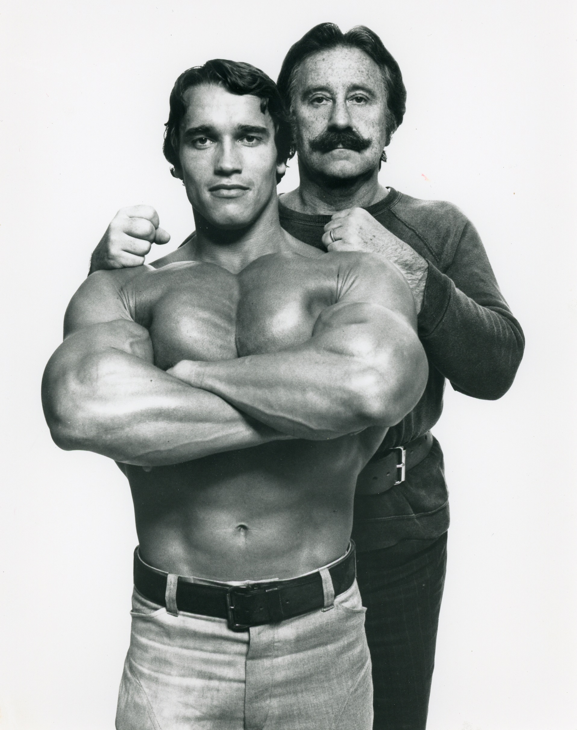 創辦人Joe Weider(右)與阿諾史瓦辛格合影。(威德提供)