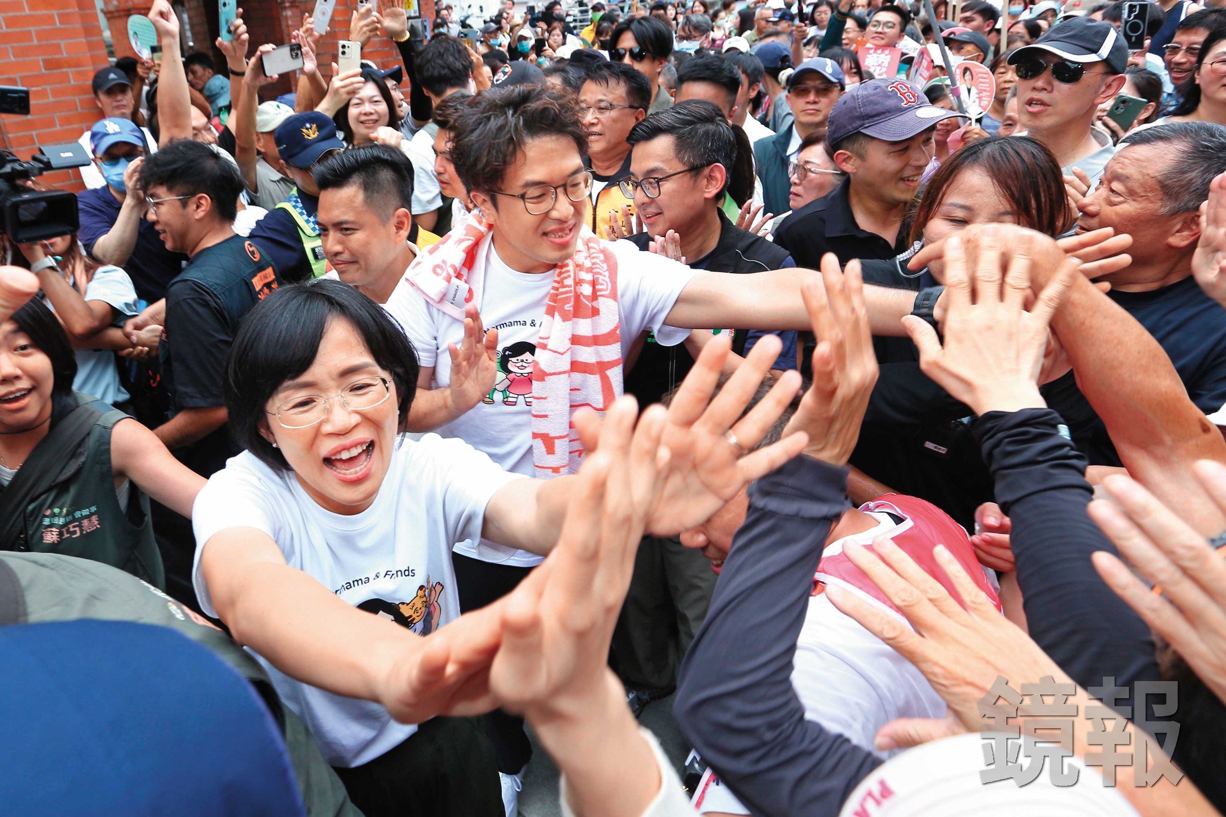 蘇巧慧近日頻與黨內台北市長參選人沈伯洋合體，喊出「洋流慧聚、雙城共好」。（鏡報姜永年）