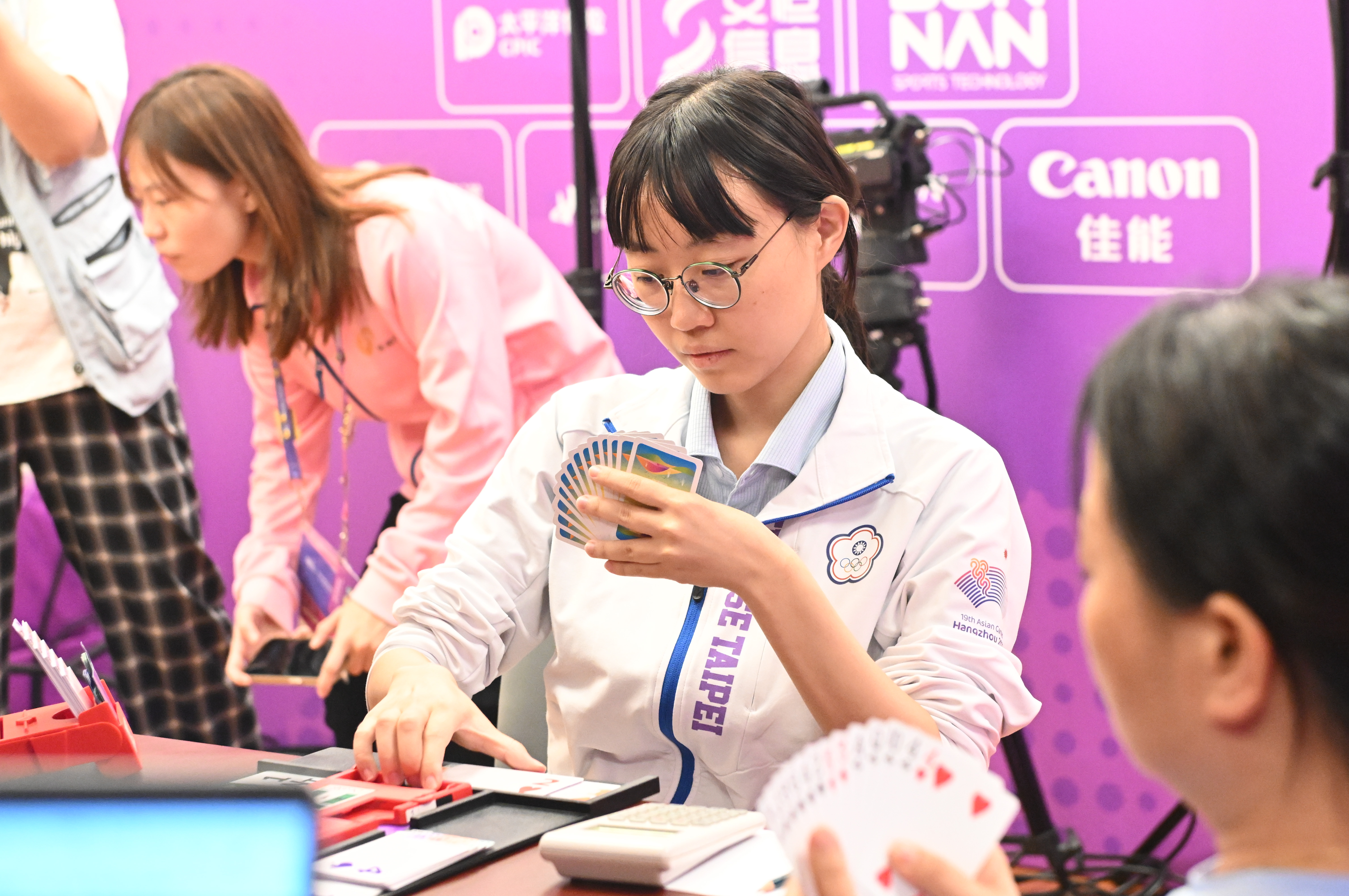 我國橋牌女團和混團雙雙闖入金牌戰。（中華奧會提供）