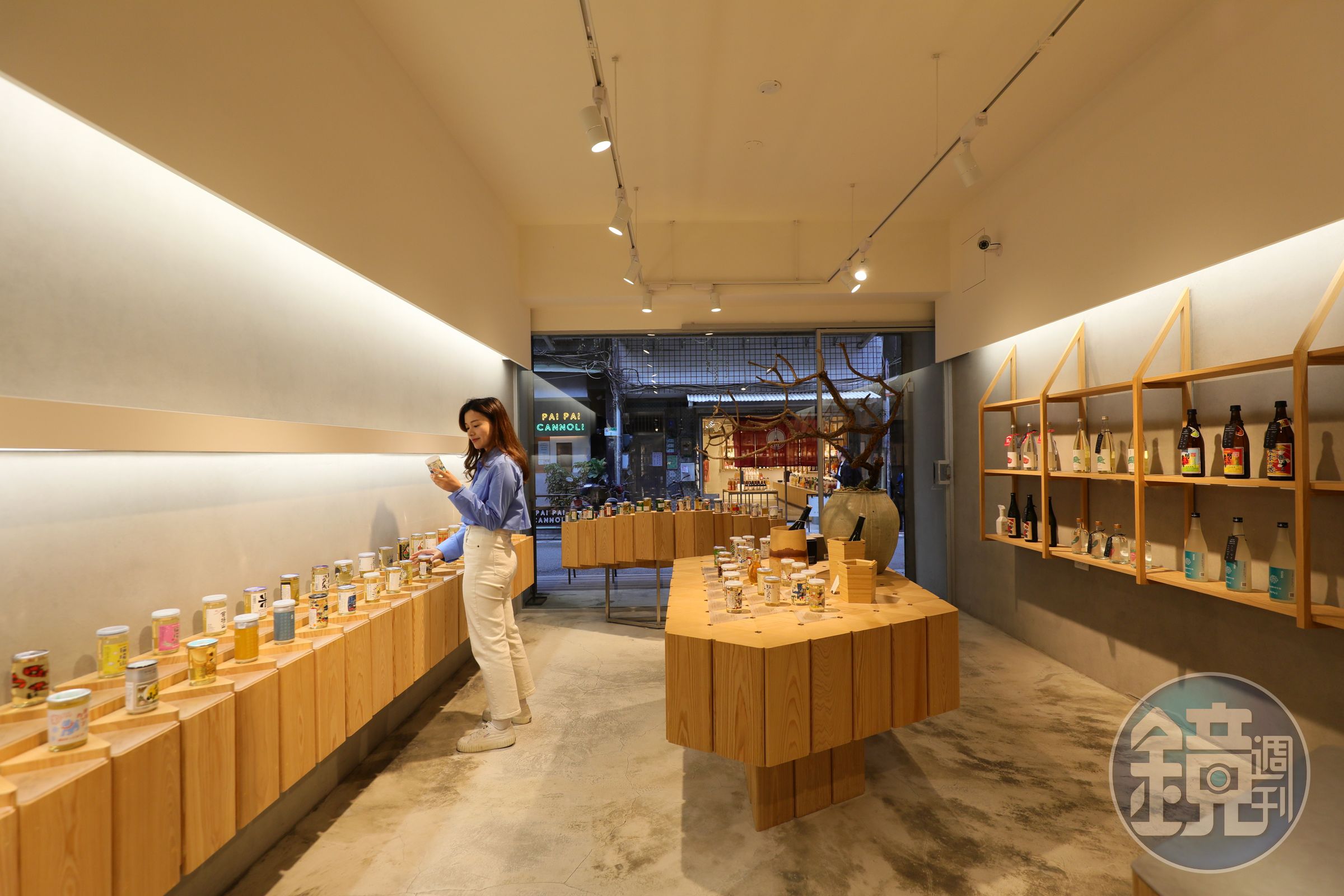 位在小器梅酒屋對面的「森商店」以日本清酒、燒酎為主要選品。