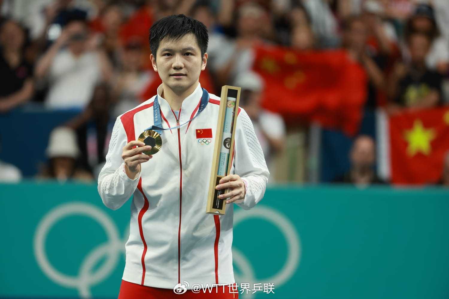 樊振東奪下巴黎奧運桌球男單金牌，完成「超級全滿貫」成就。（翻攝WTT世界乒聯微博）