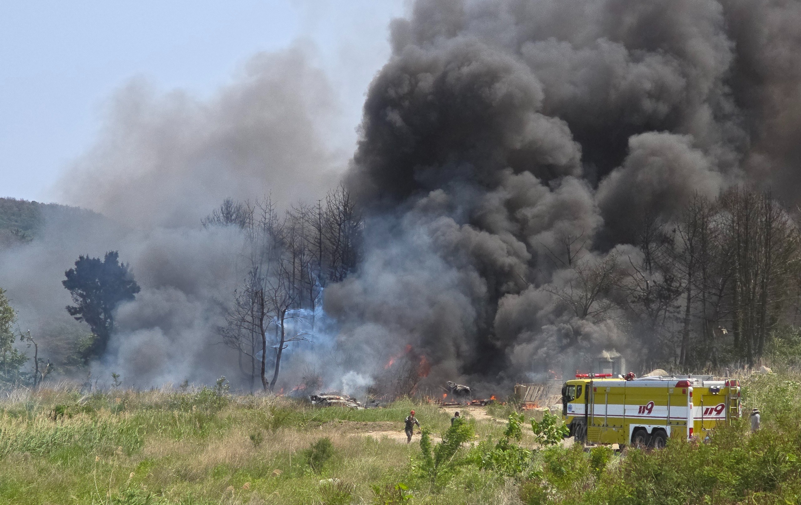 南韓海軍一架P-3C海上巡邏機今不幸墜毀。（翻攝自＠etodaynews X）