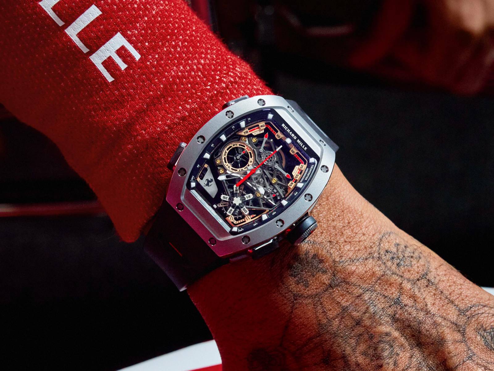 《新錶2025》解構競速基因！RICHARD MILLE X FERRARI 第二號：RM 43-01 陀飛輪雙追針計時腕錶