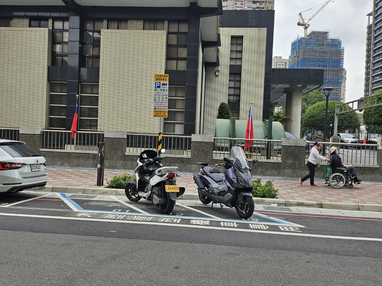 板橋區文化路大型重機專用停車格。（新北交通局提供）