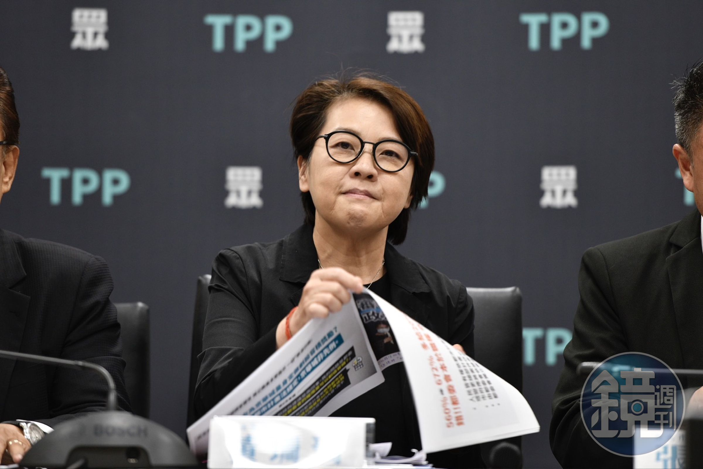 民眾黨19日召開記者會,立委黃珊珊(圖)說明京華城容積發放的法理依據與適法性,不過政治評論員李正皓卻認為黃珊珊與威京集團已完成空中串證。