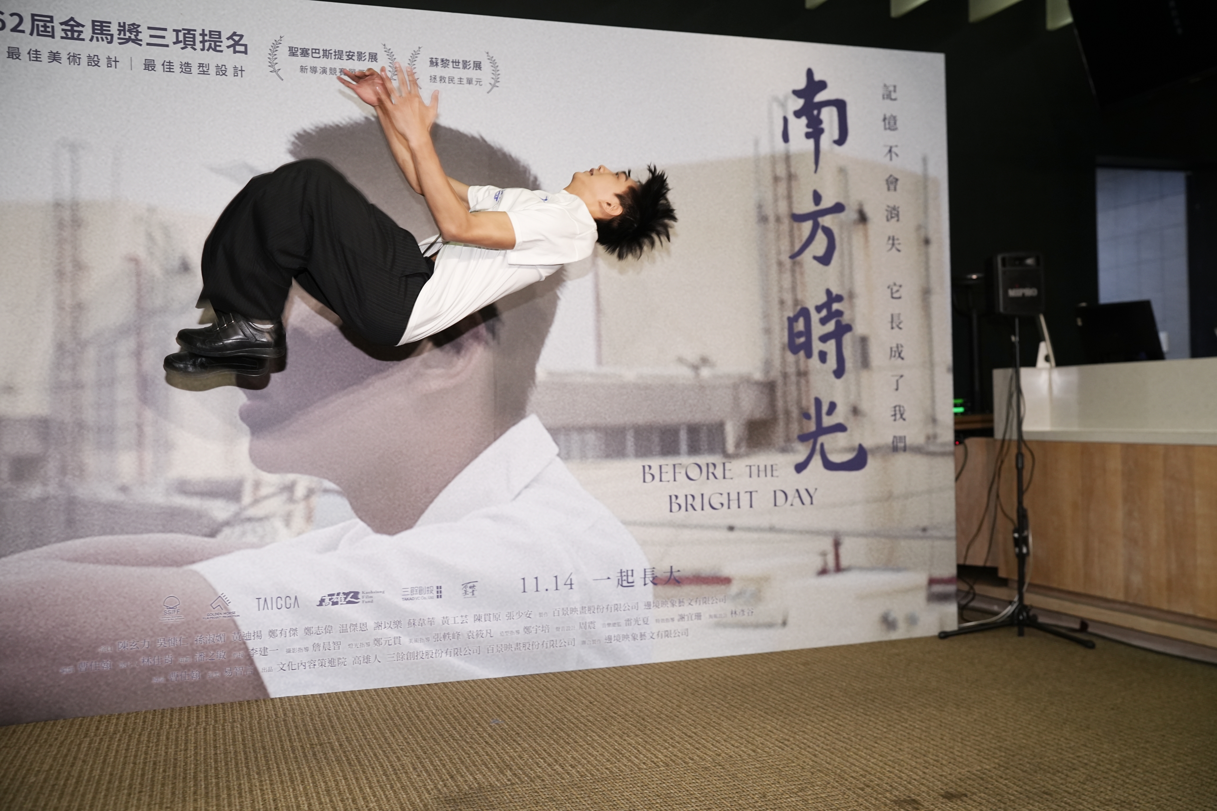 「明華園小王子」陳玄力現場後空翻，他沒熱身之下仍輕鬆空翻成功，果然是練家子。