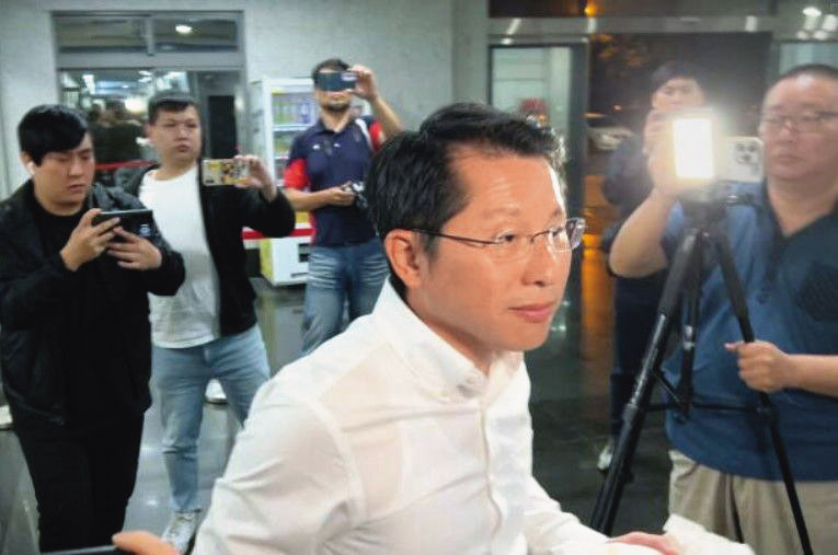 花蓮罷免「查水表」案偵結,花蓮縣民政處長明良臻等3人遭起訴。(鏡新聞提供)