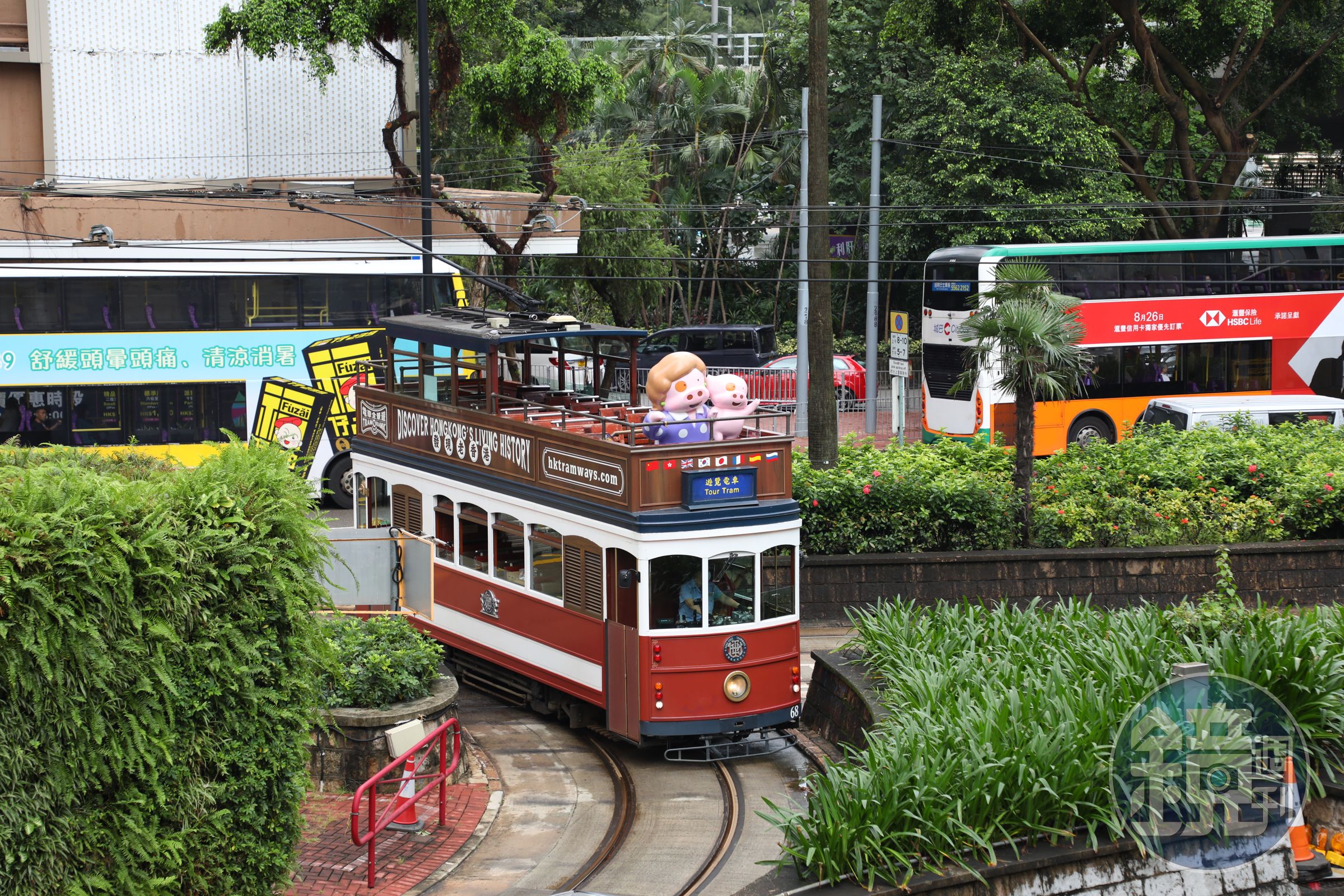 「電車全景遊」使用的是仿1920年代開放式設計的古雅電車,今天我們幸運搭到有「麥兜」與「麥太」的特別版。