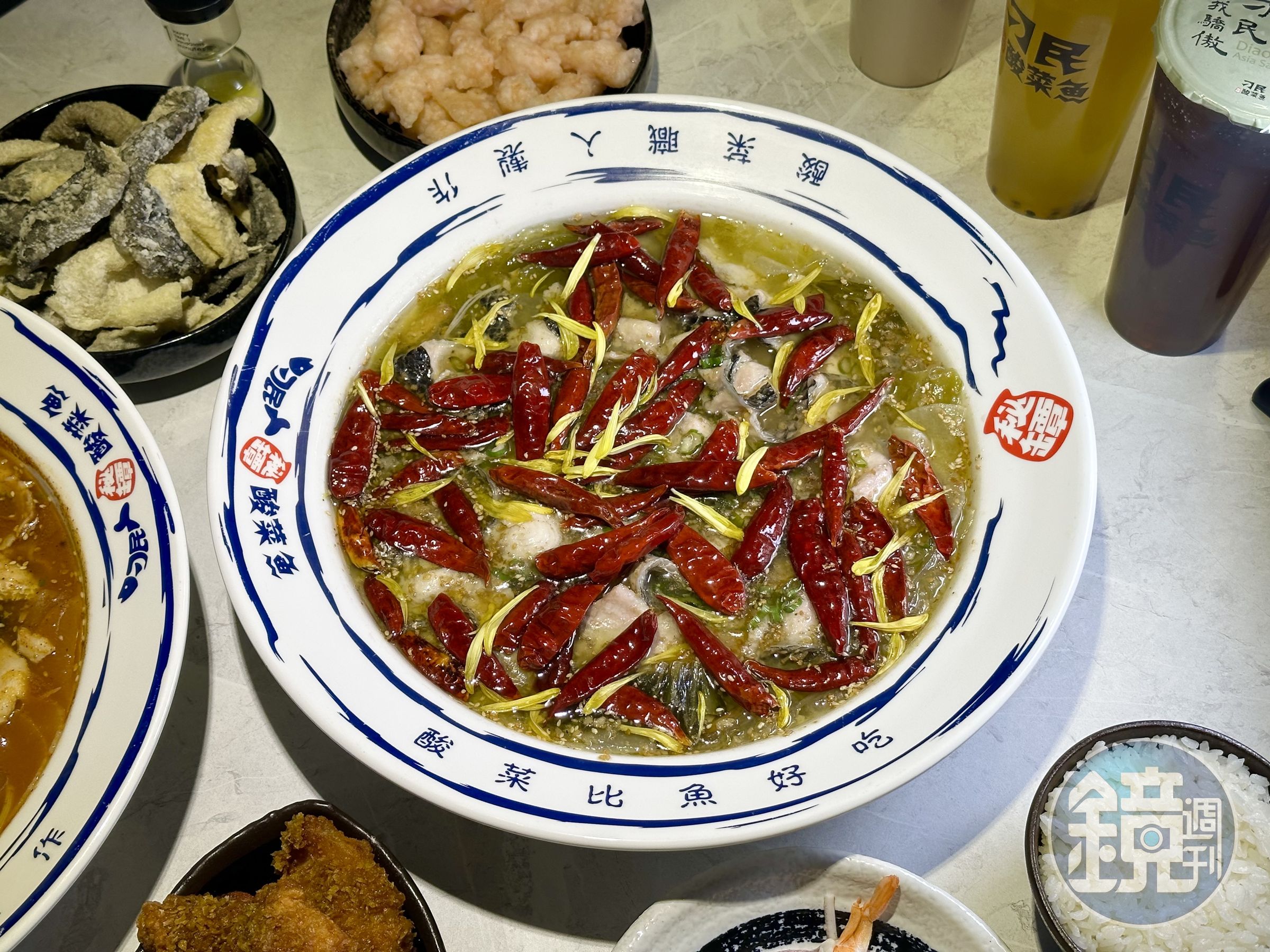 「秘罈酸菜魚」酸菜脆口開胃,烏鱧魚片滑嫩不腥,十分下飯。(898元/大份)