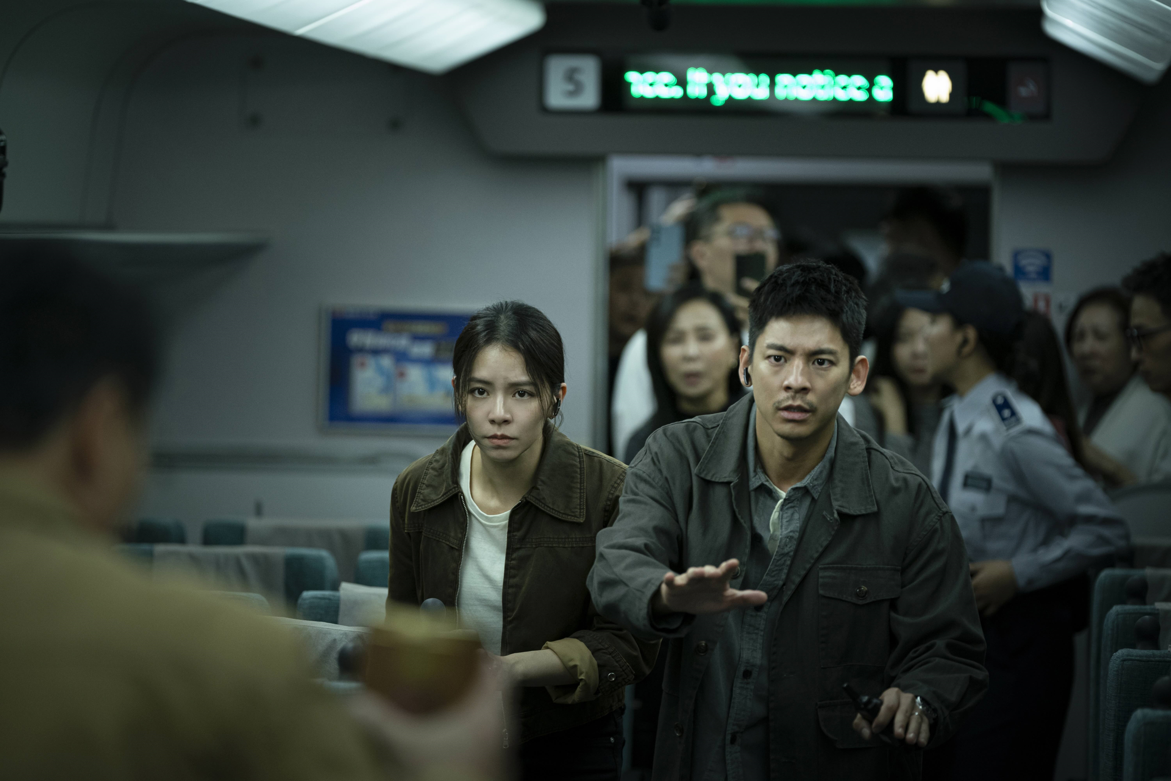 宋芸樺與林柏宏在《96分鐘》中飾演新婚夫妻檔,在危急關頭時並肩作戰。(華影國際提供)