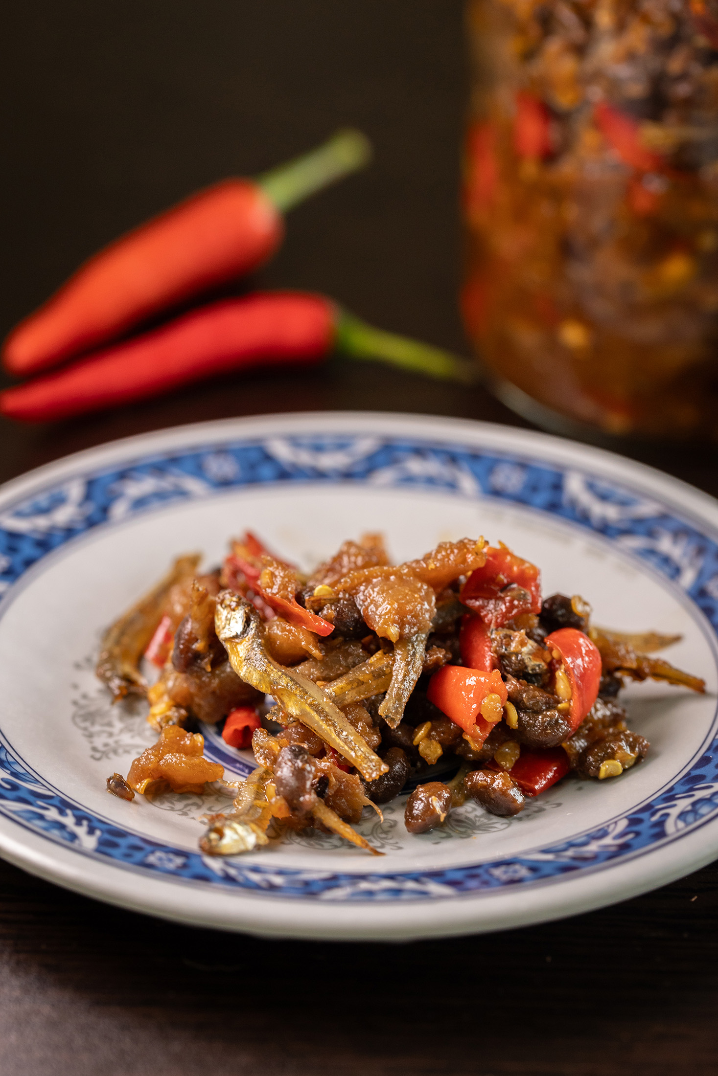 小貞特製的「小魚乾菜脯辣椒」，可供客人買回家，隨時品嘗好味道。（230元／罐）