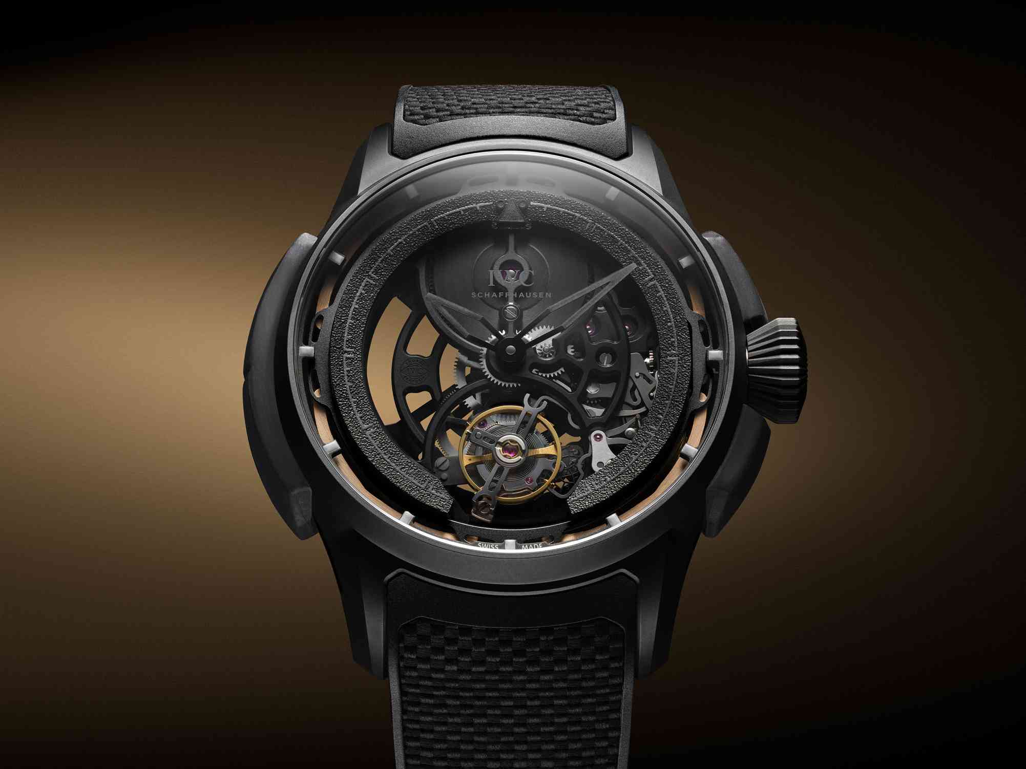 鐘錶專題／鐘錶界與 F1 賽車共享的工程語言！解析 IWC Shock Absorber XPL 衝擊吸收力學概念錶